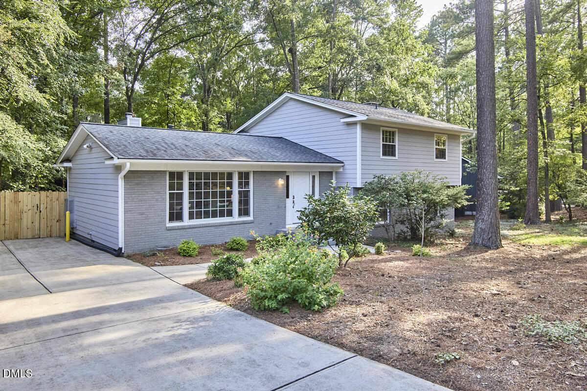 2432 Sedgefield Drive Property Photo 4