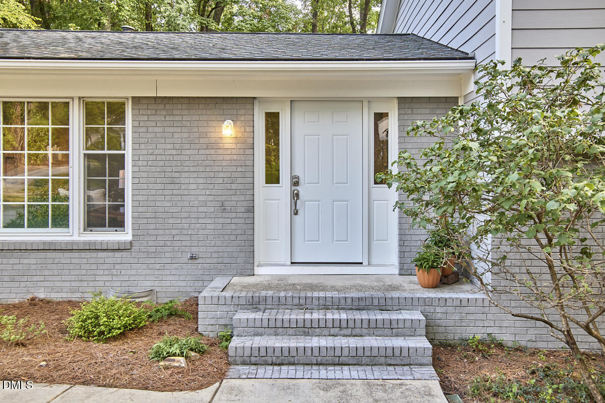 2432 Sedgefield Drive Property Photo 6