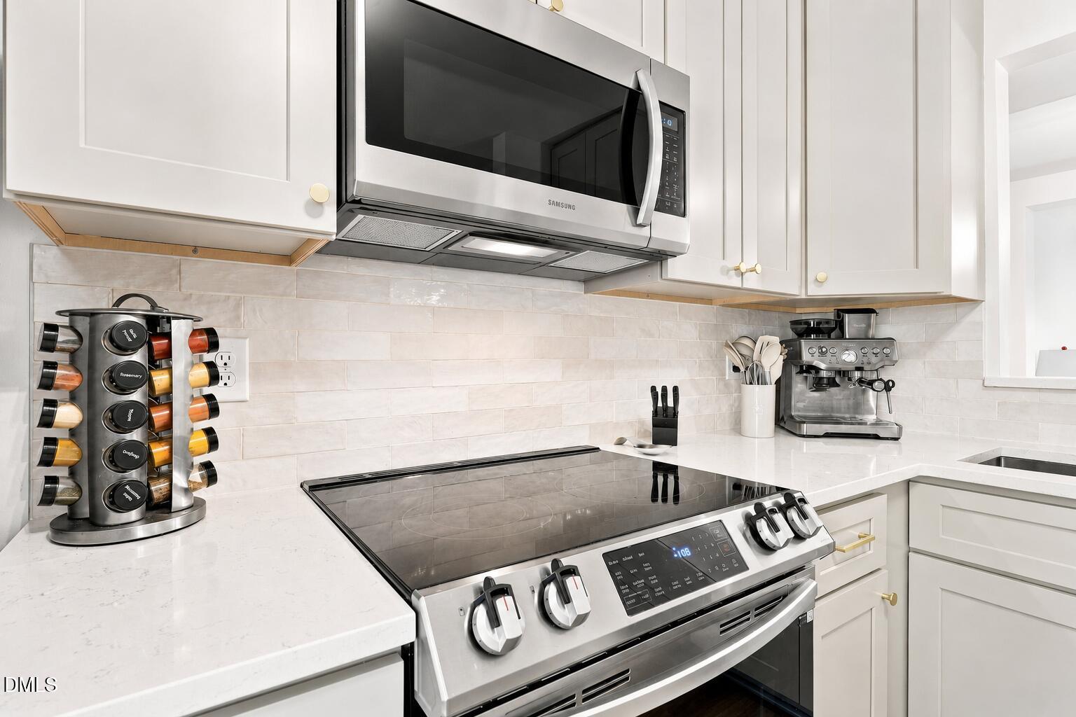 408 Galashiels Place Property Photo 7