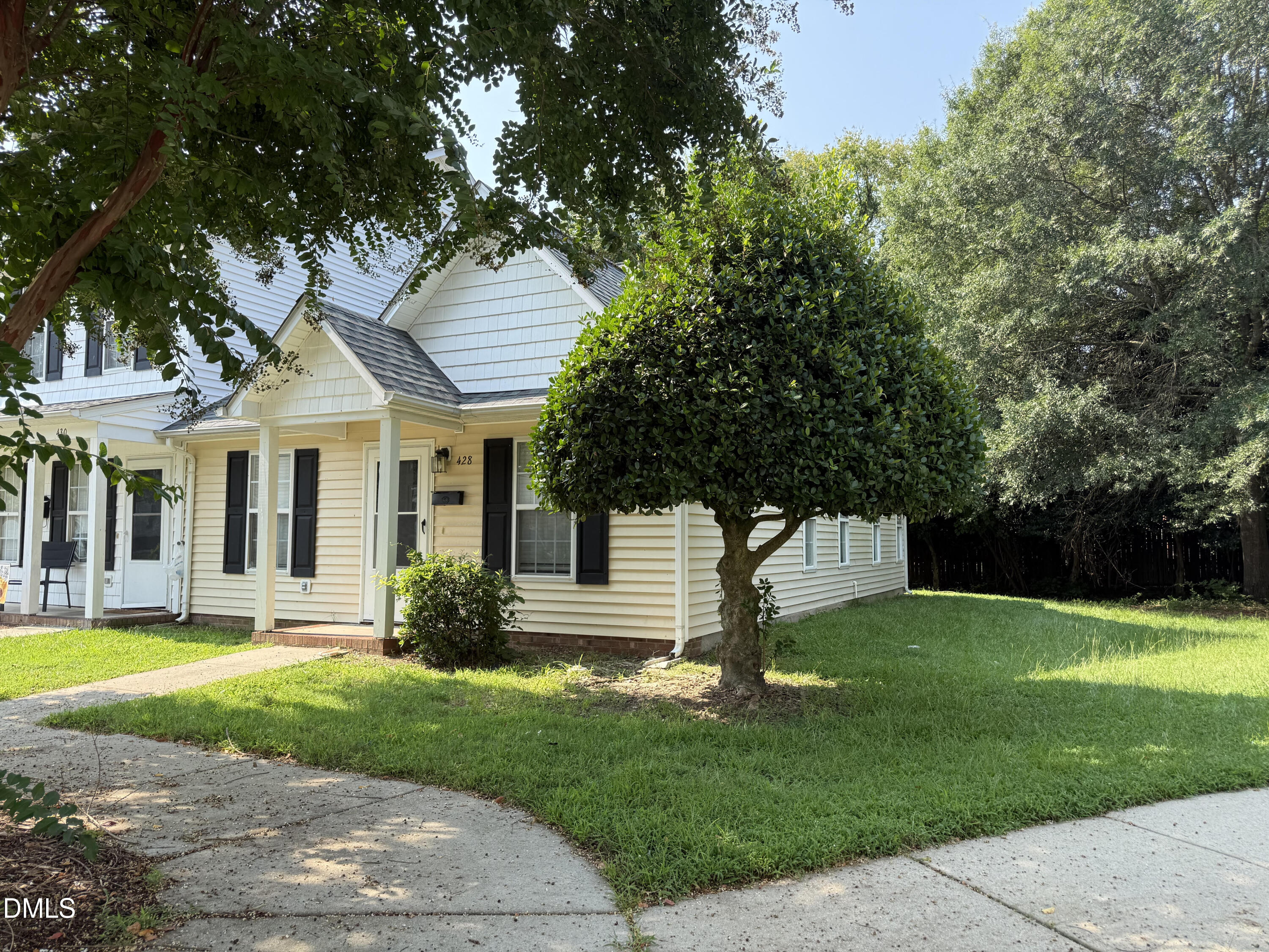 428 E Rose Street Property Photo 2