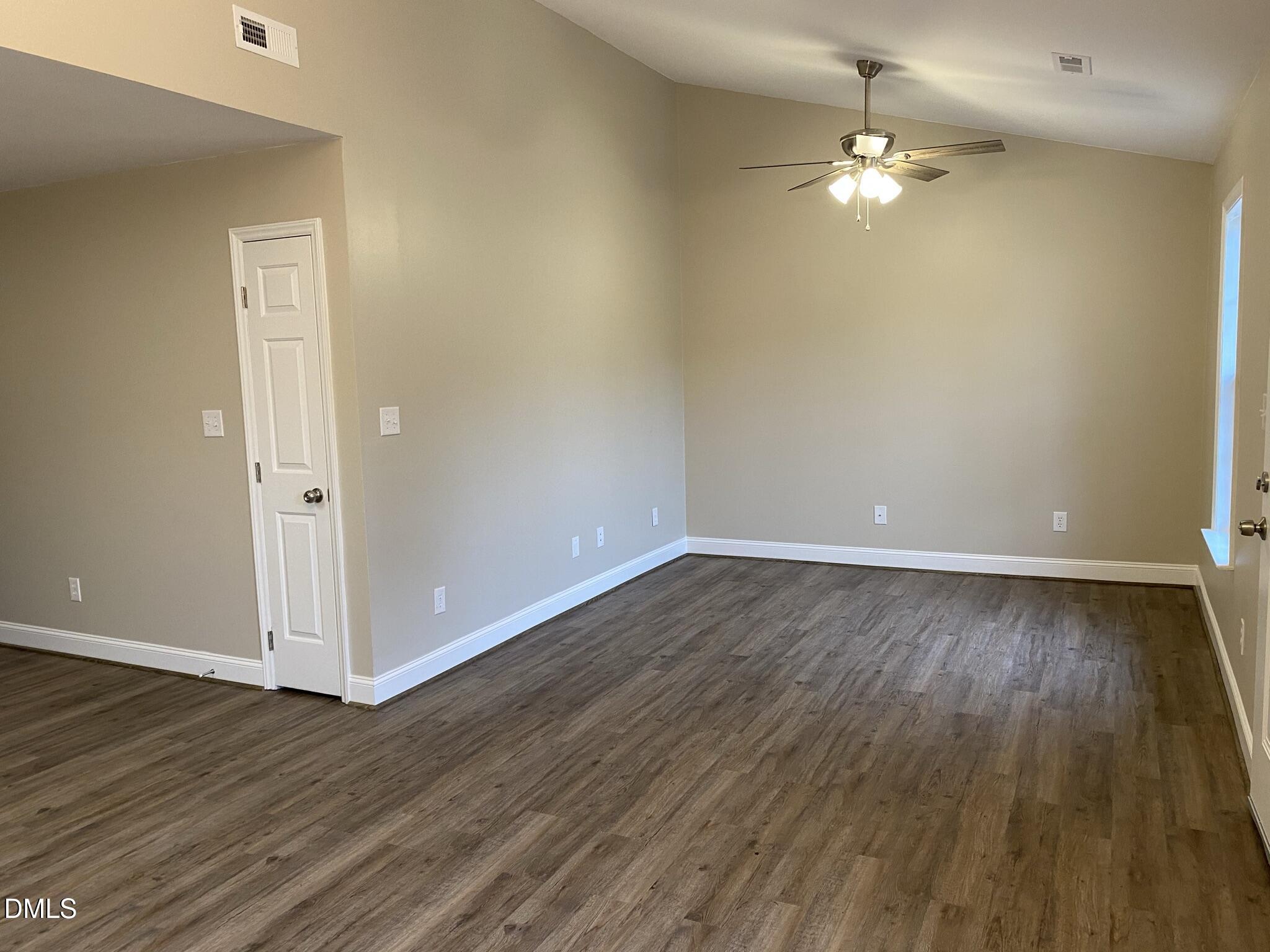 428 E Rose Street Property Photo 4