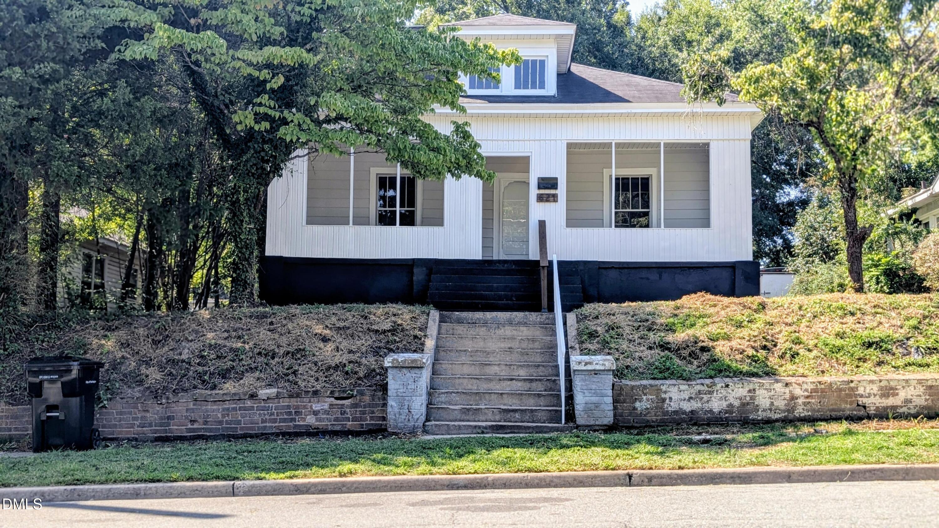 621 Harris Street Property Photo 1