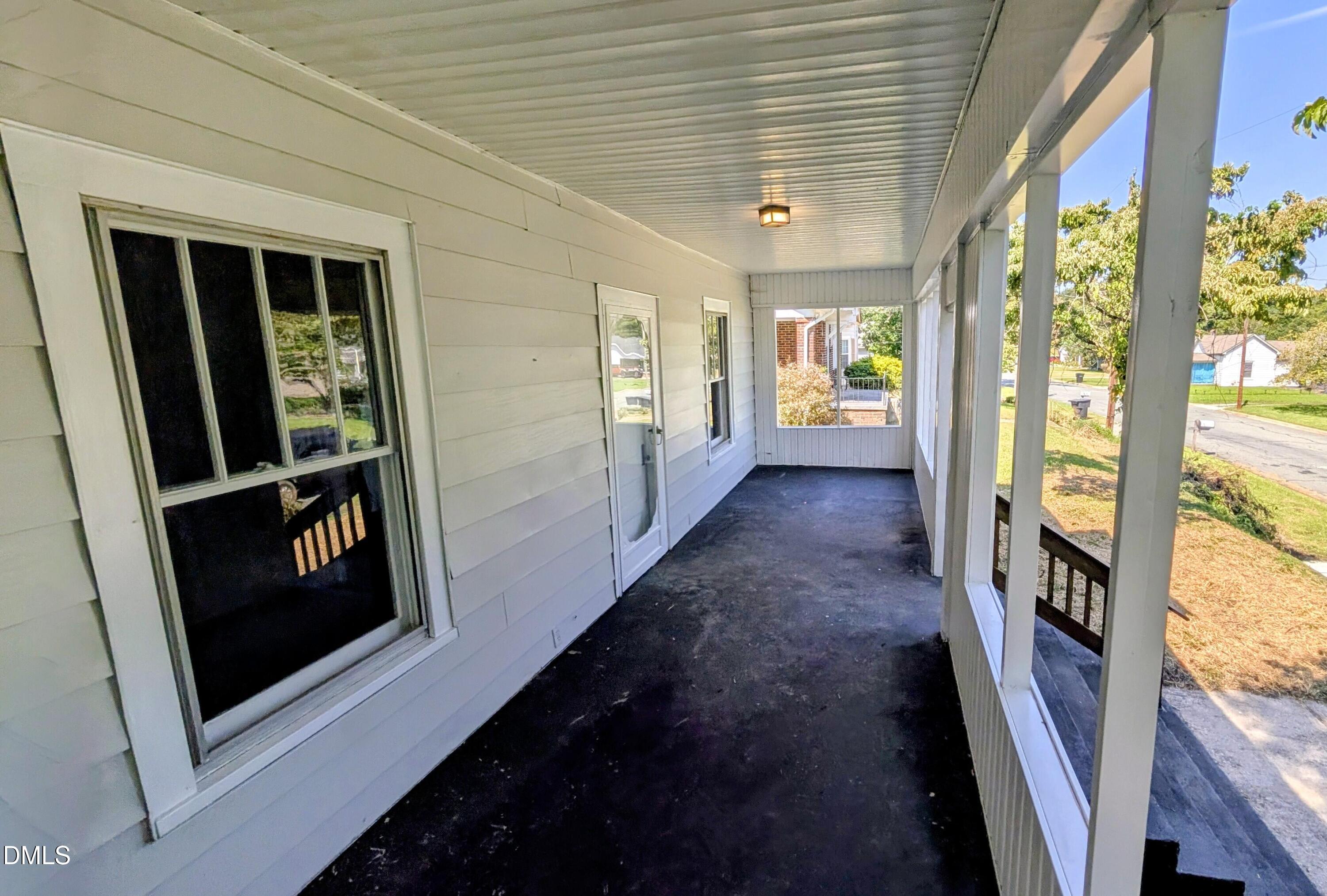 621 Harris Street Property Photo 4