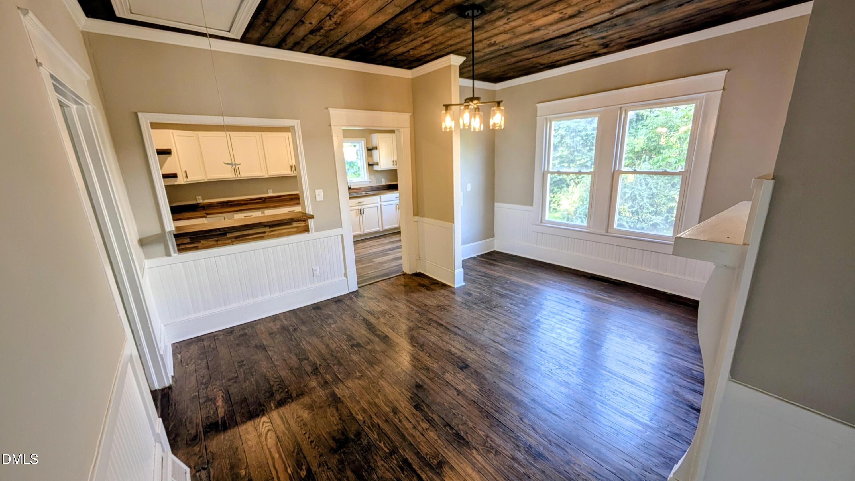 621 Harris Street Property Photo 11
