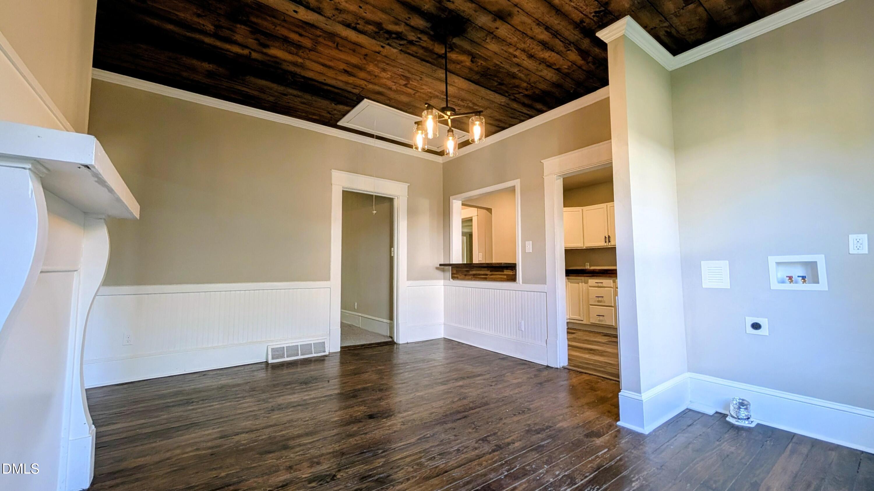 621 Harris Street Property Photo 13