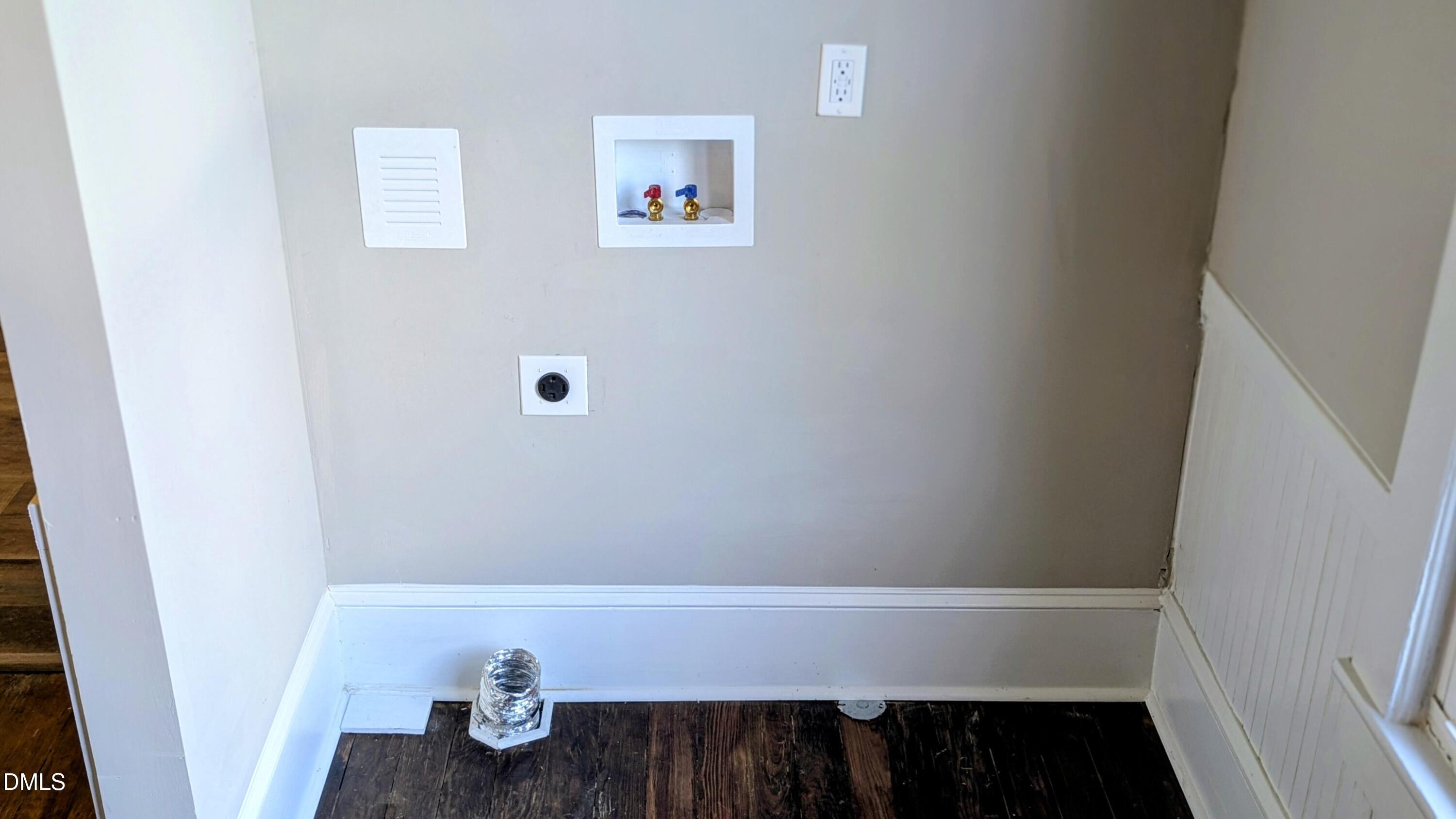 621 Harris Street Property Photo 14