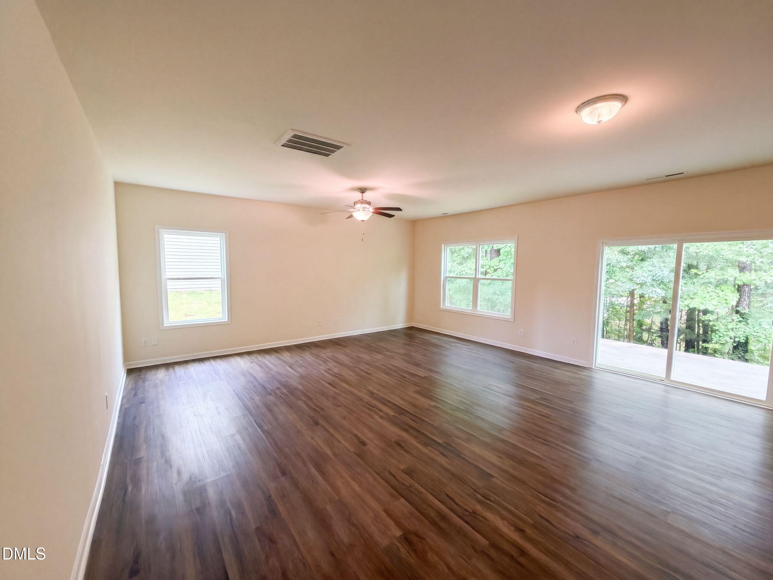 913 Peninsula Place Property Photo 3