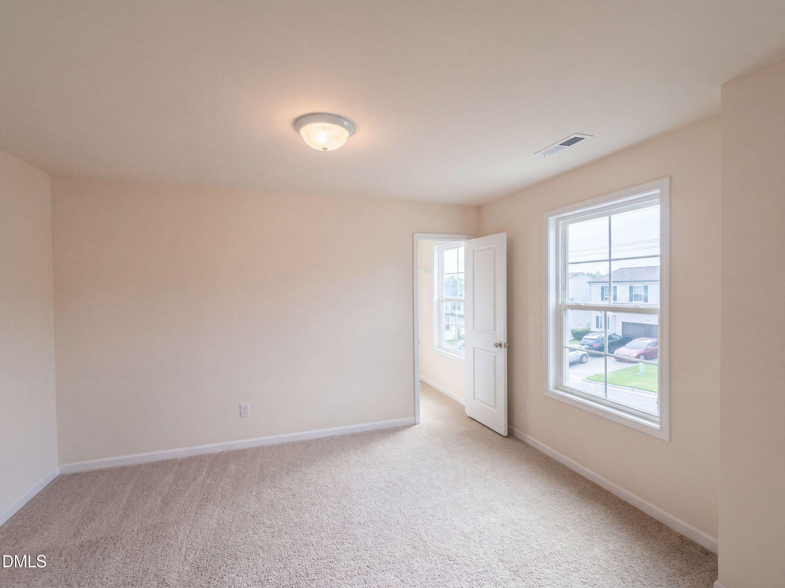913 Peninsula Place Property Photo 4