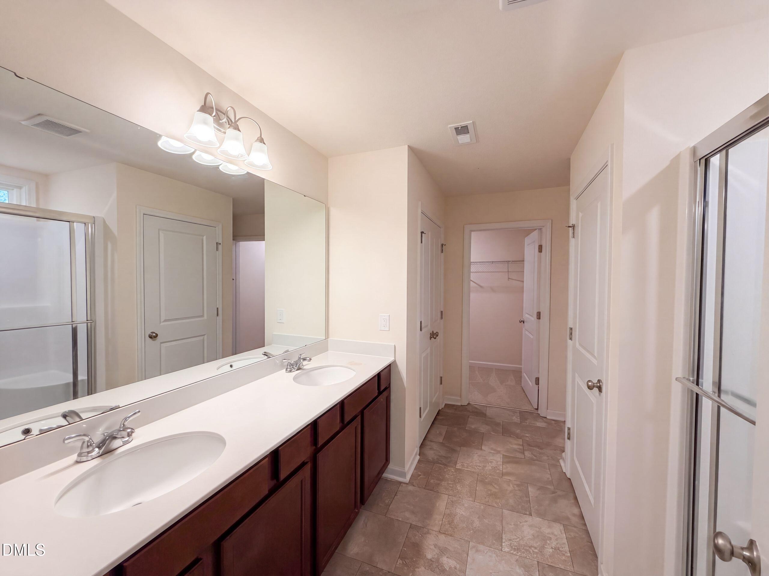 913 Peninsula Place Property Photo 12