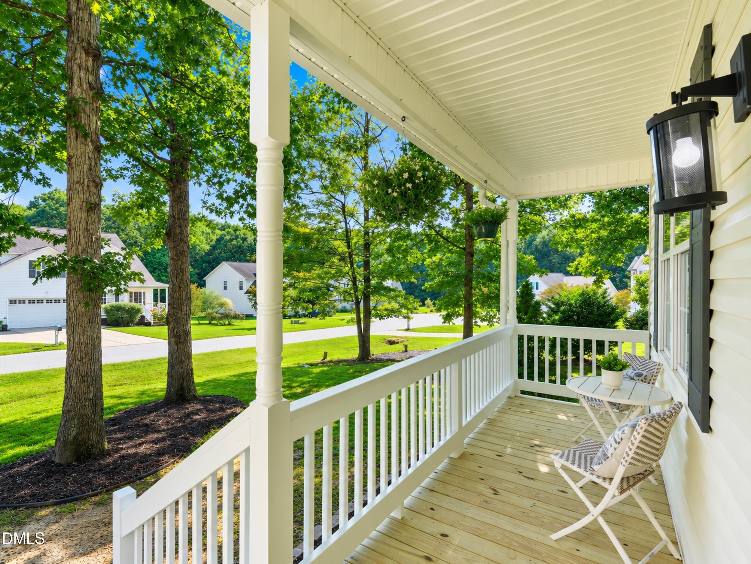 140 Oak Creek Drive Property Photo 4