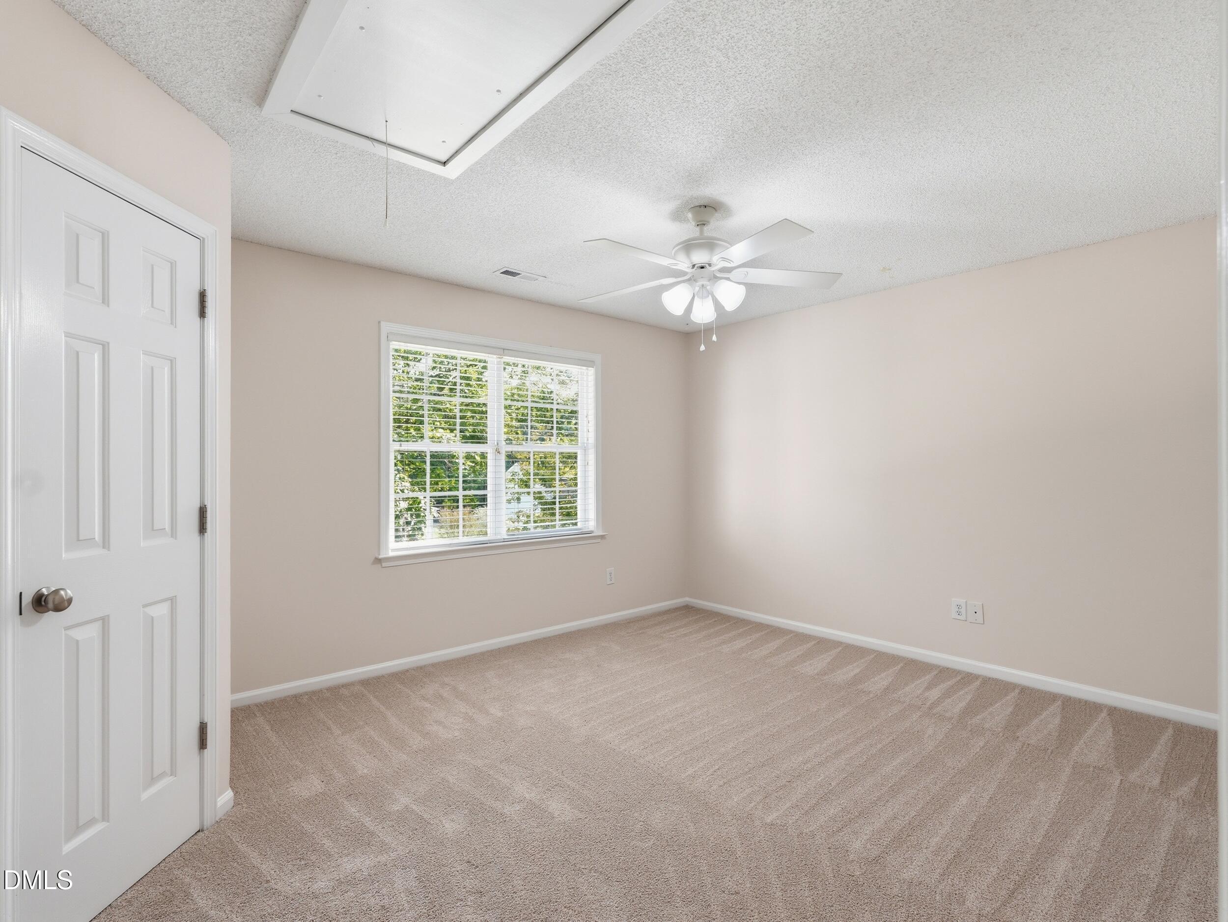 140 Oak Creek Drive Property Photo 32