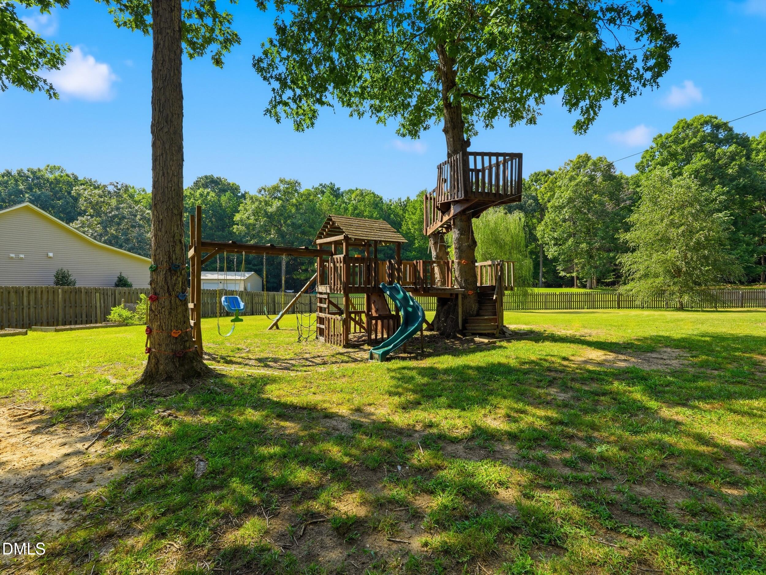 140 Oak Creek Drive Property Photo 45