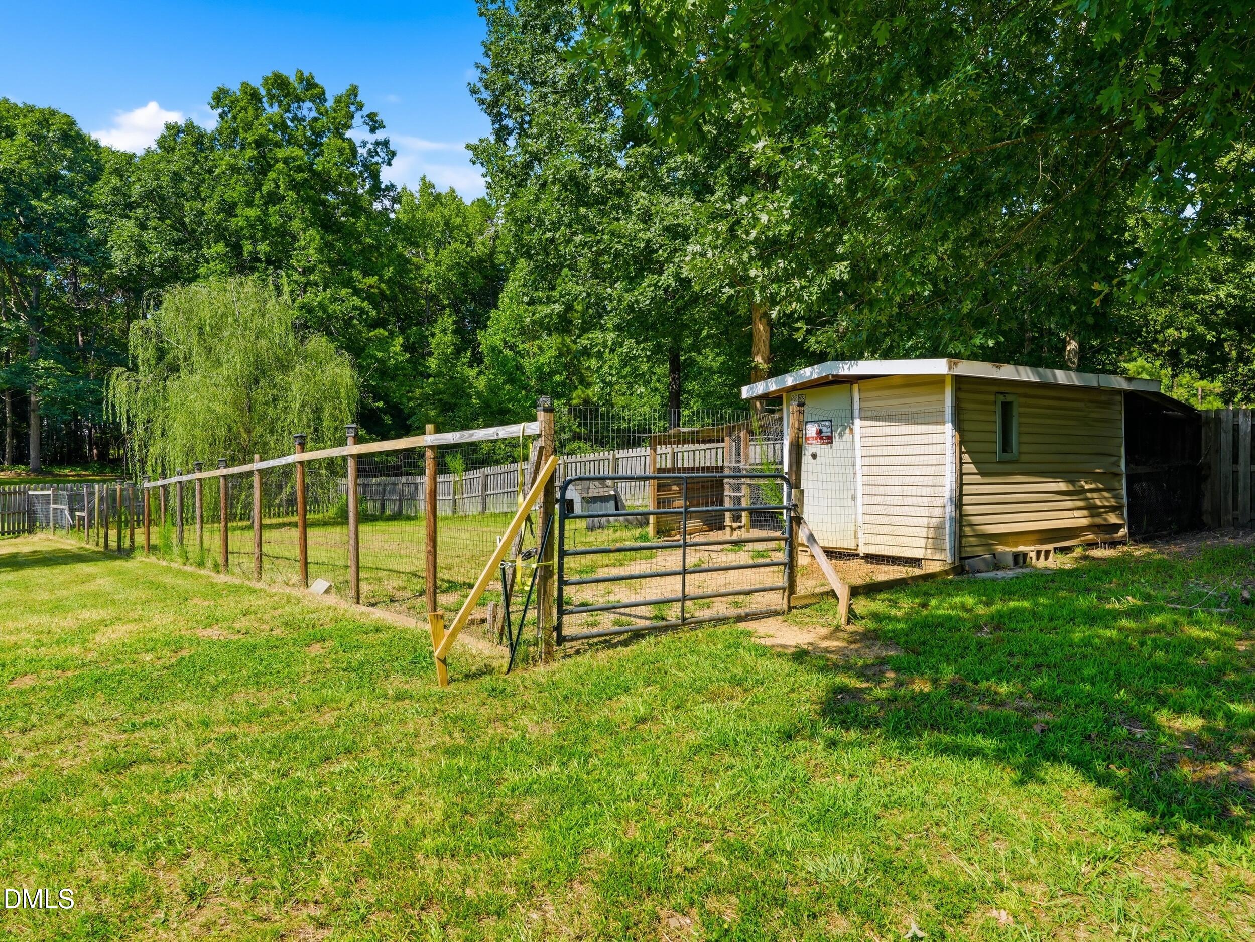 140 Oak Creek Drive Property Photo 46