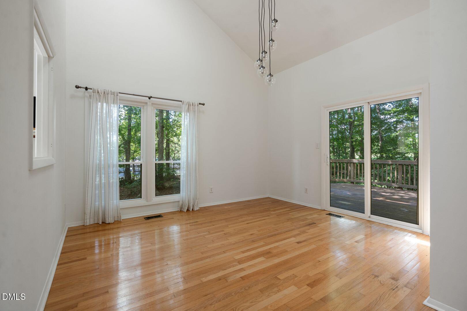 30 Benchmark Property Photo 4