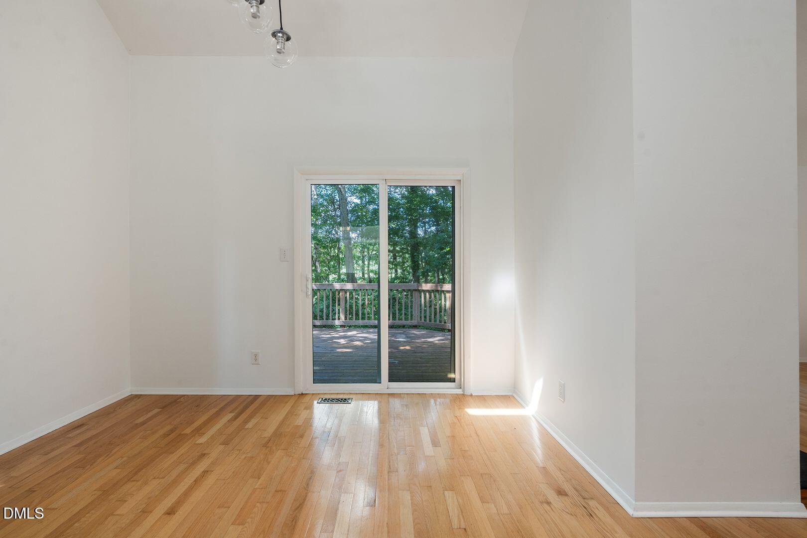 30 Benchmark Property Photo 6