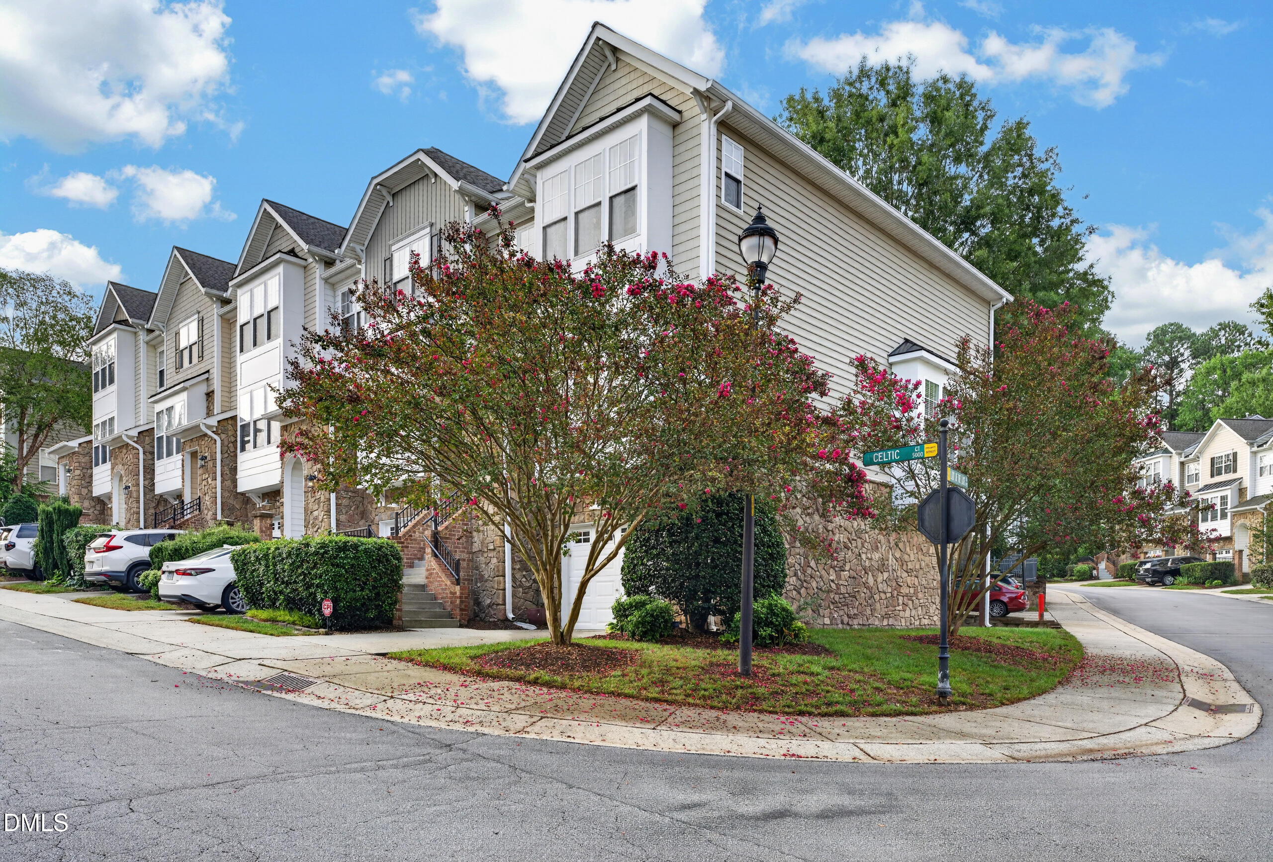 5025 Celtic Court Property Photo 2
