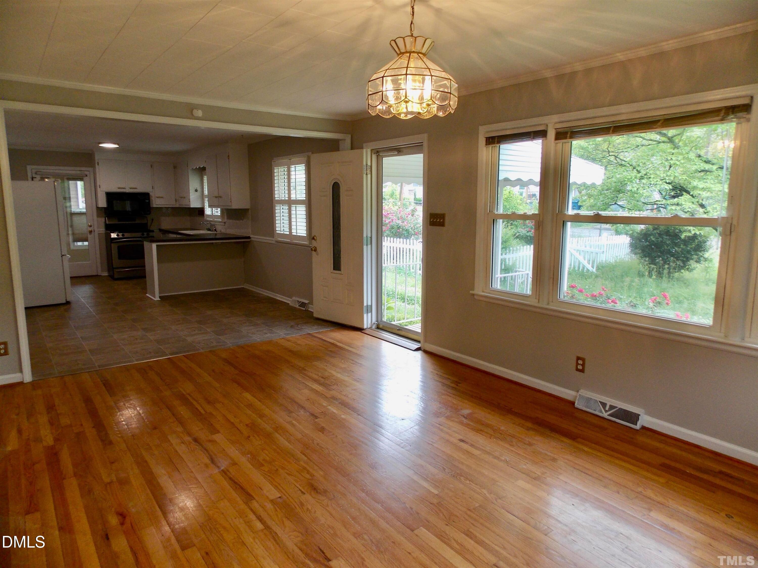 714 Carter Avenue Property Photo 6