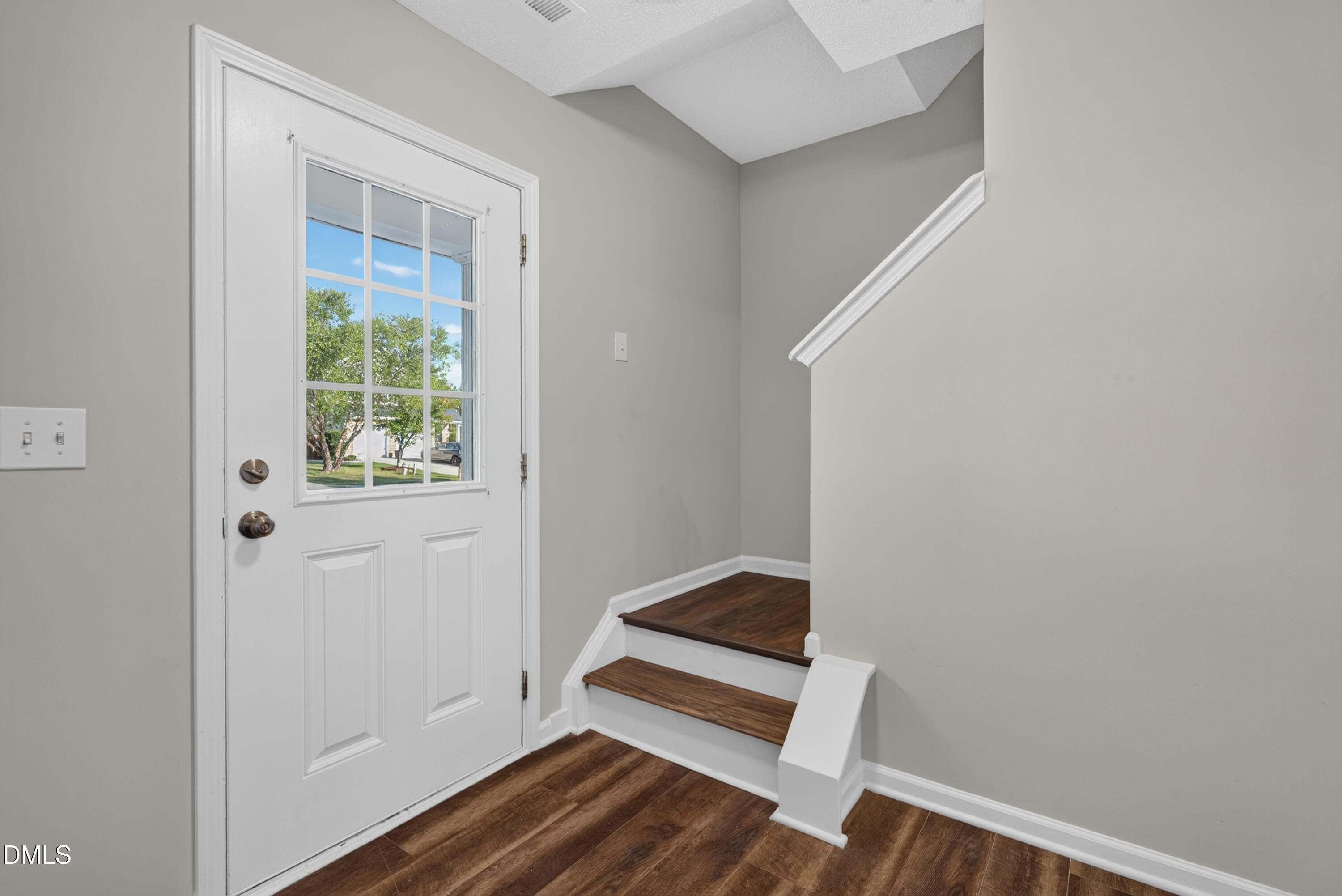 328 Downing Glen Drive Property Photo 5