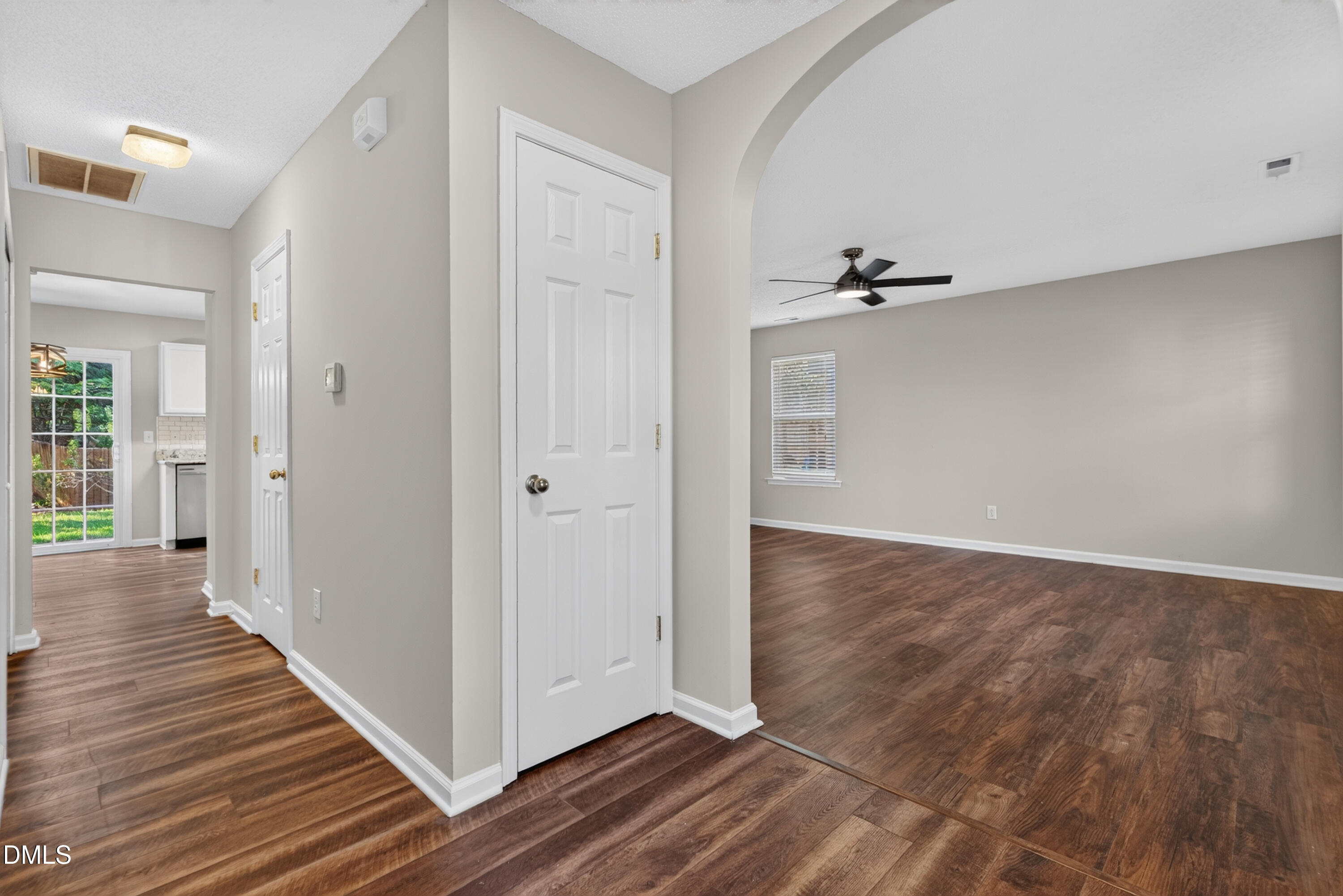 328 Downing Glen Drive Property Photo 6