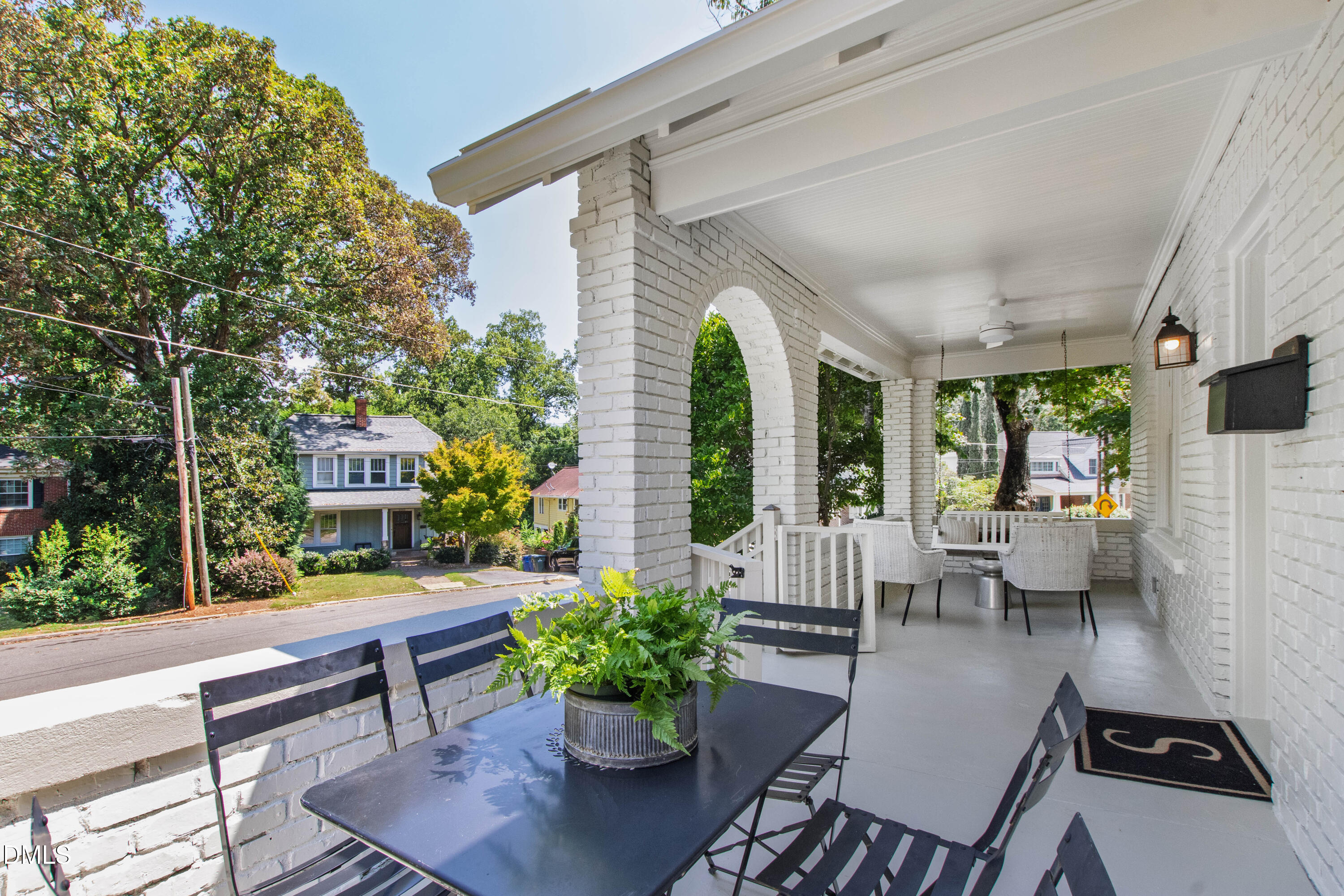 2231 The Circle Property Photo 3