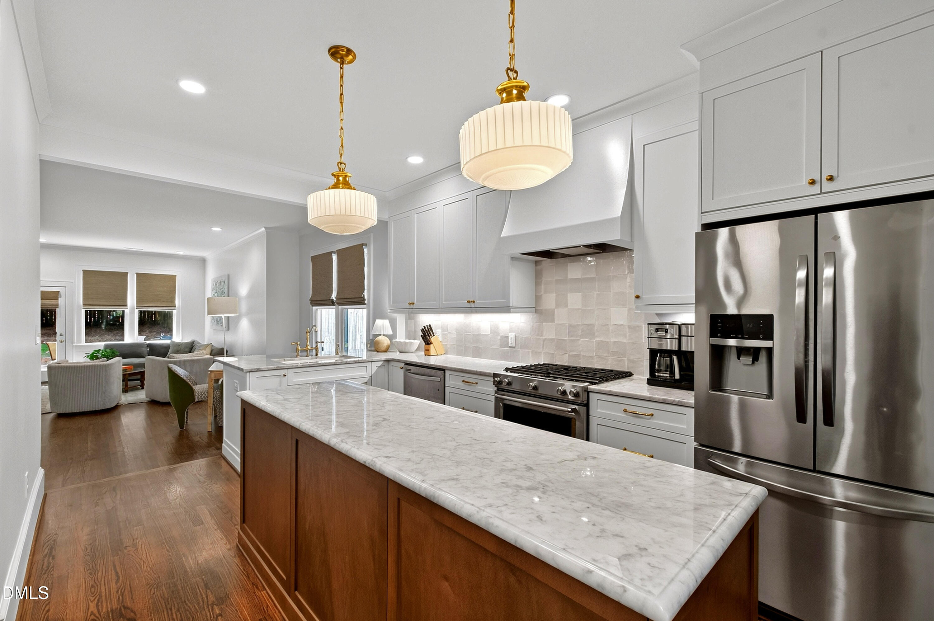 2231 The Circle Property Photo 12
