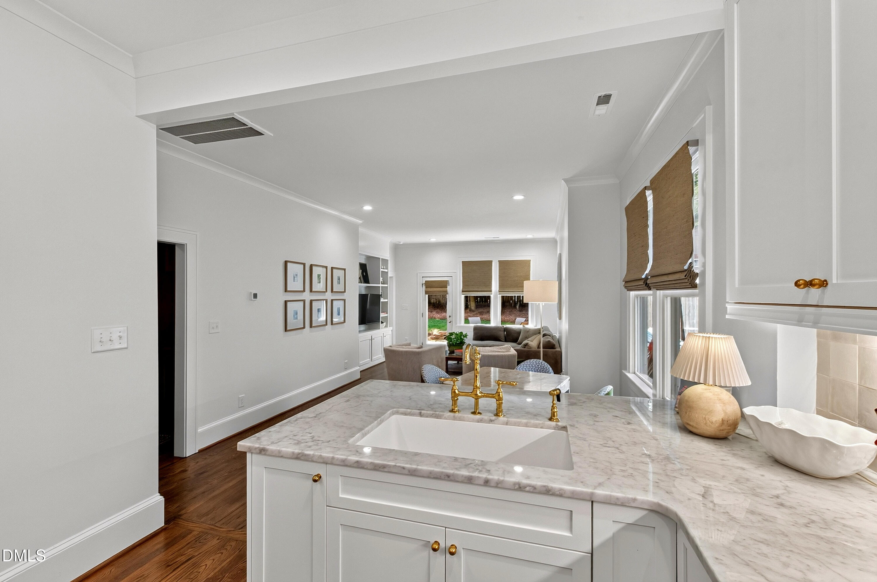 2231 The Circle Property Photo 14