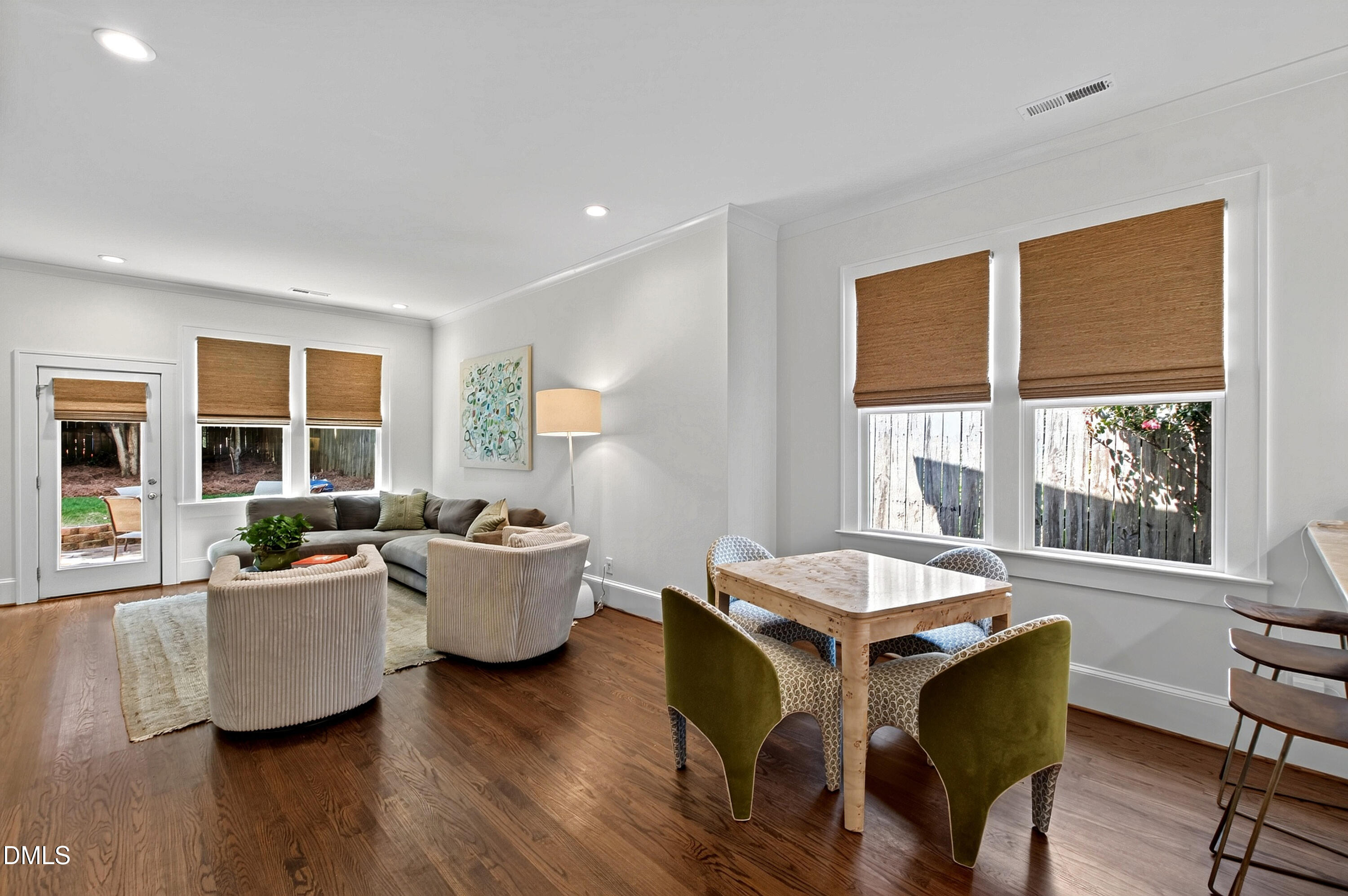 2231 The Circle Property Photo 17