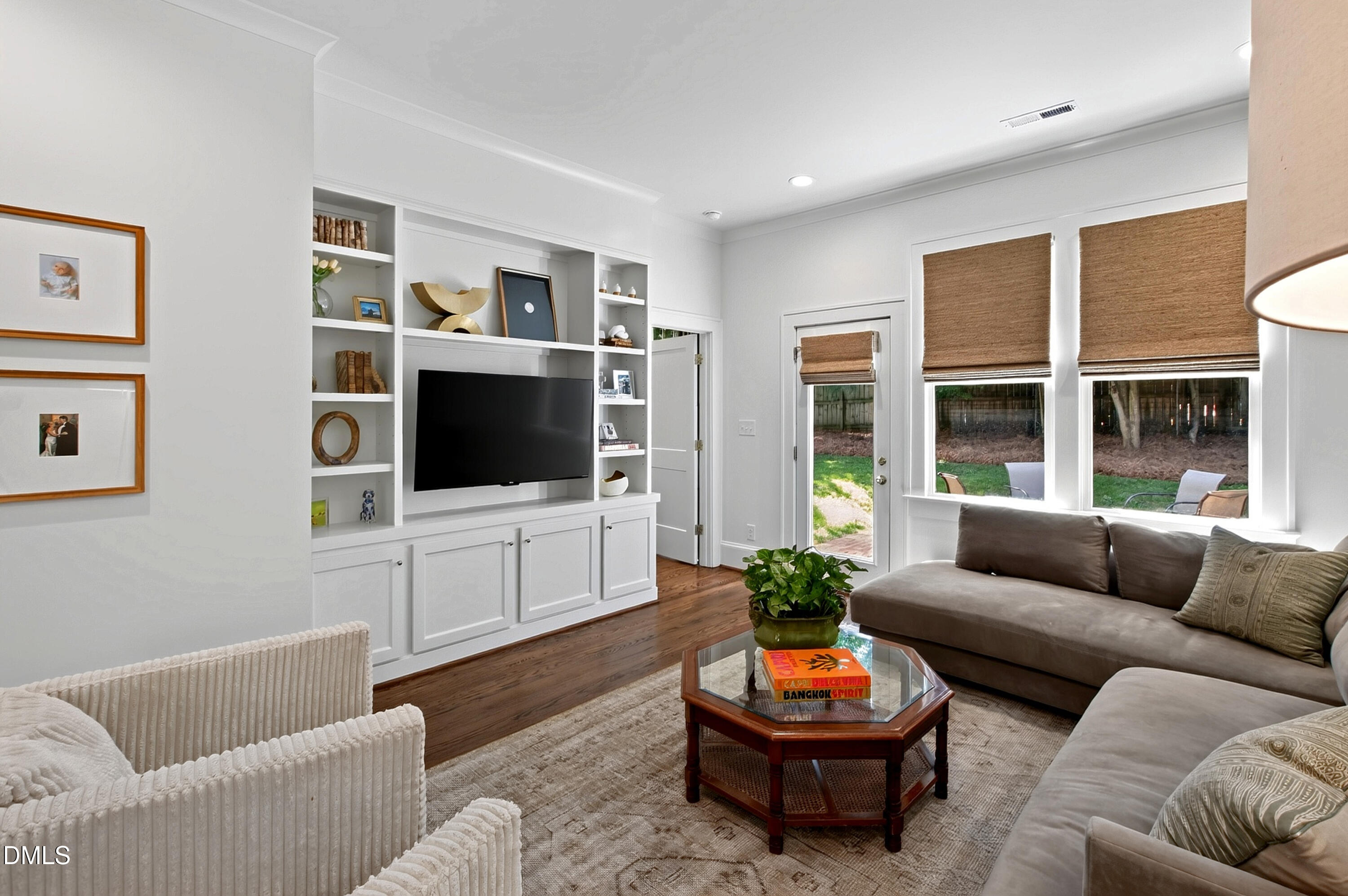 2231 The Circle Property Photo 18