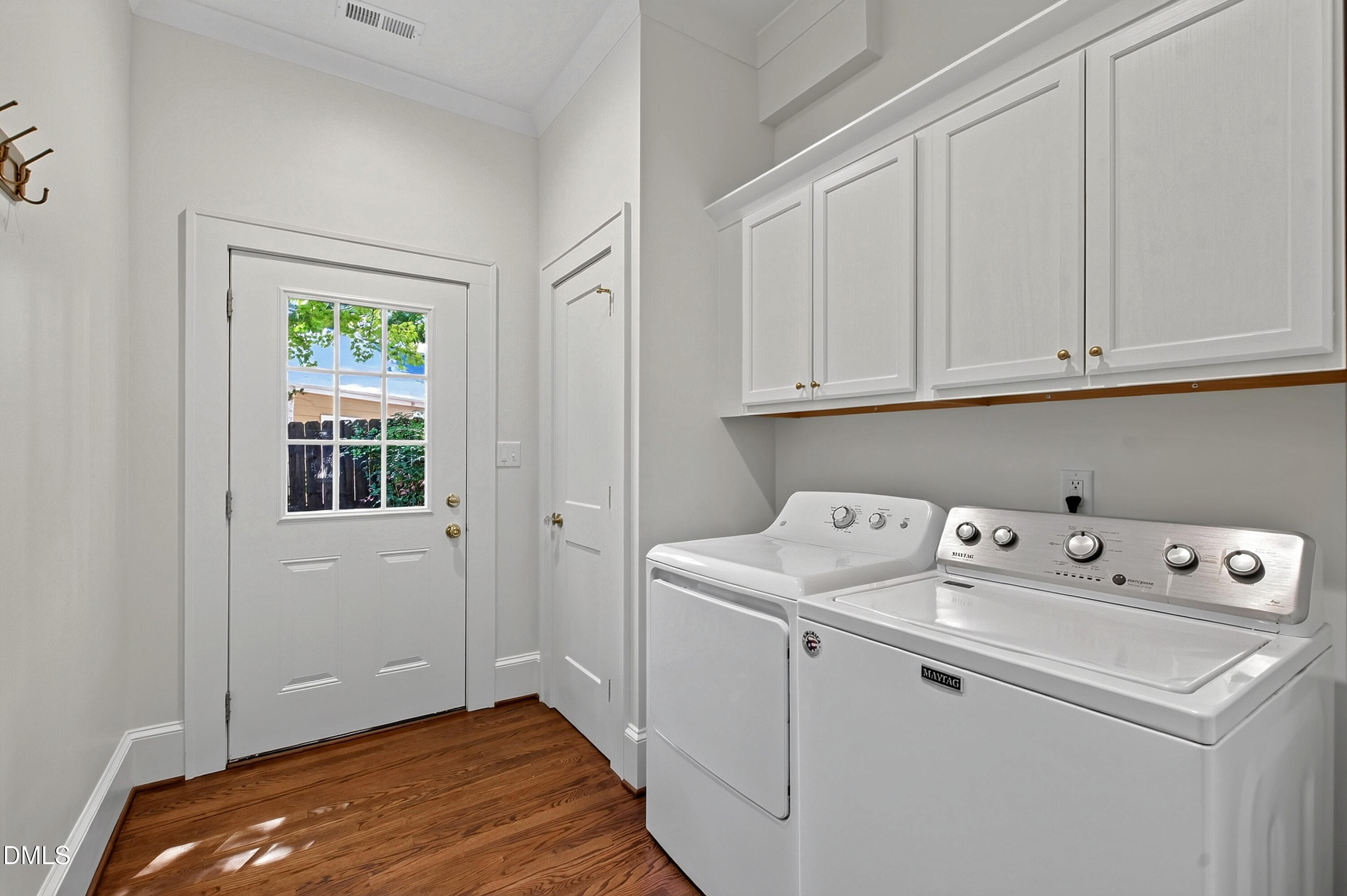 2231 The Circle Property Photo 22