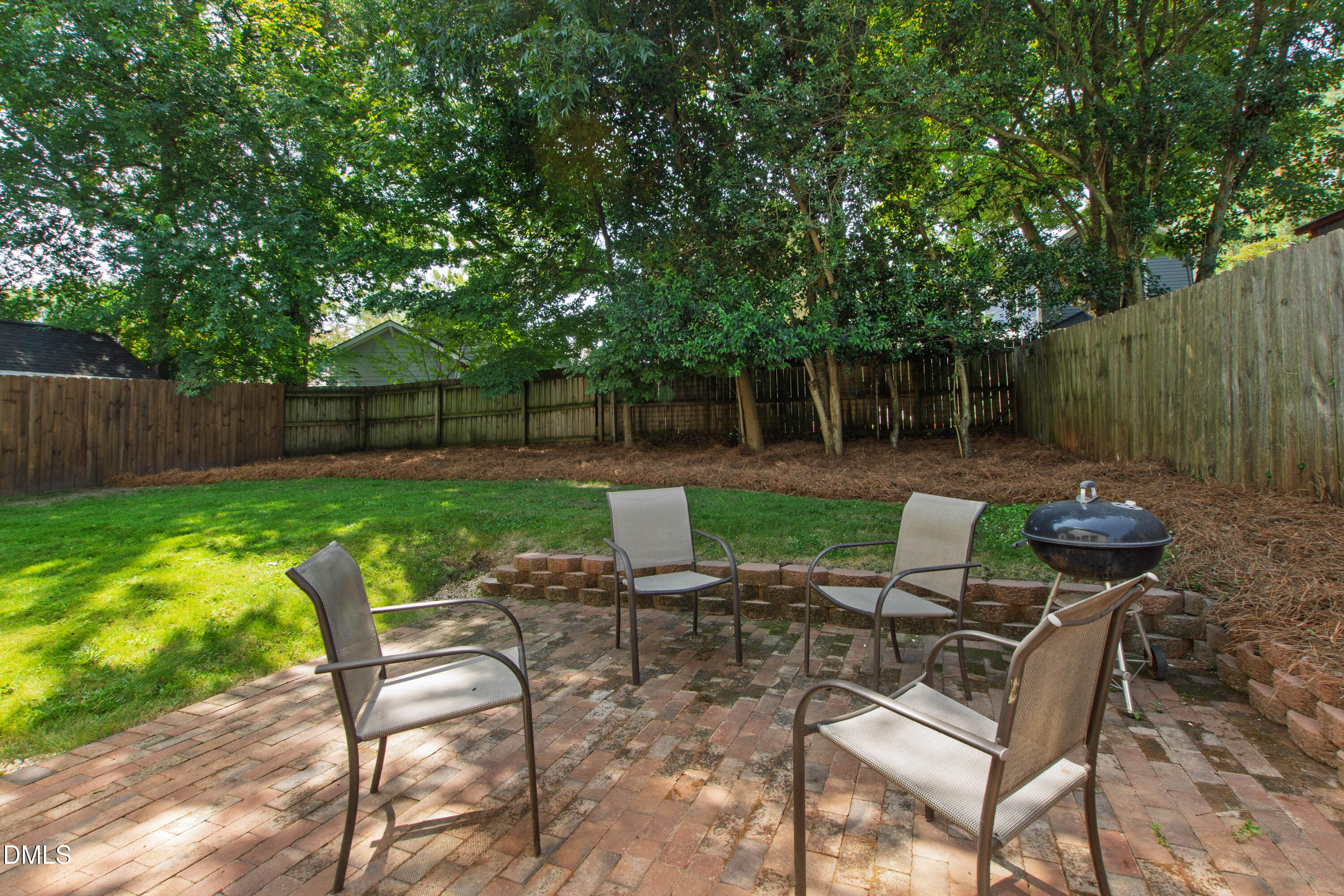 2231 The Circle Property Photo 33