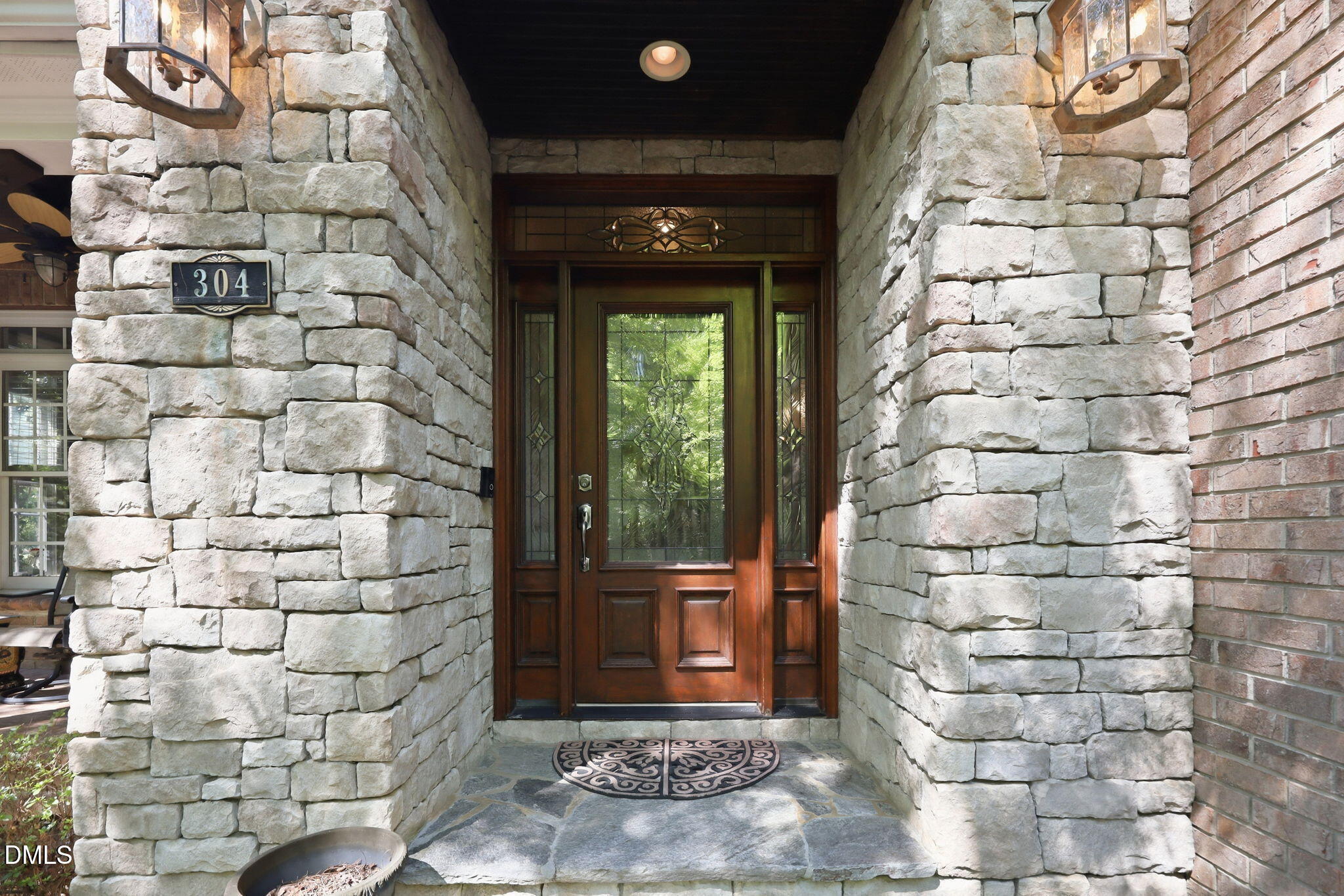 304 Flint Point Lane Property Photo 4