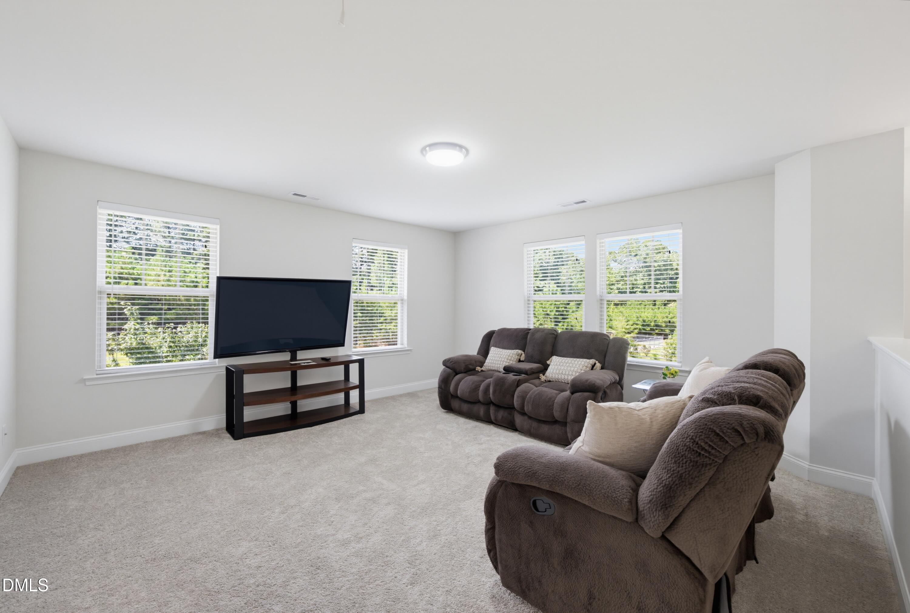 210 Davelyn Court Property Photo 20