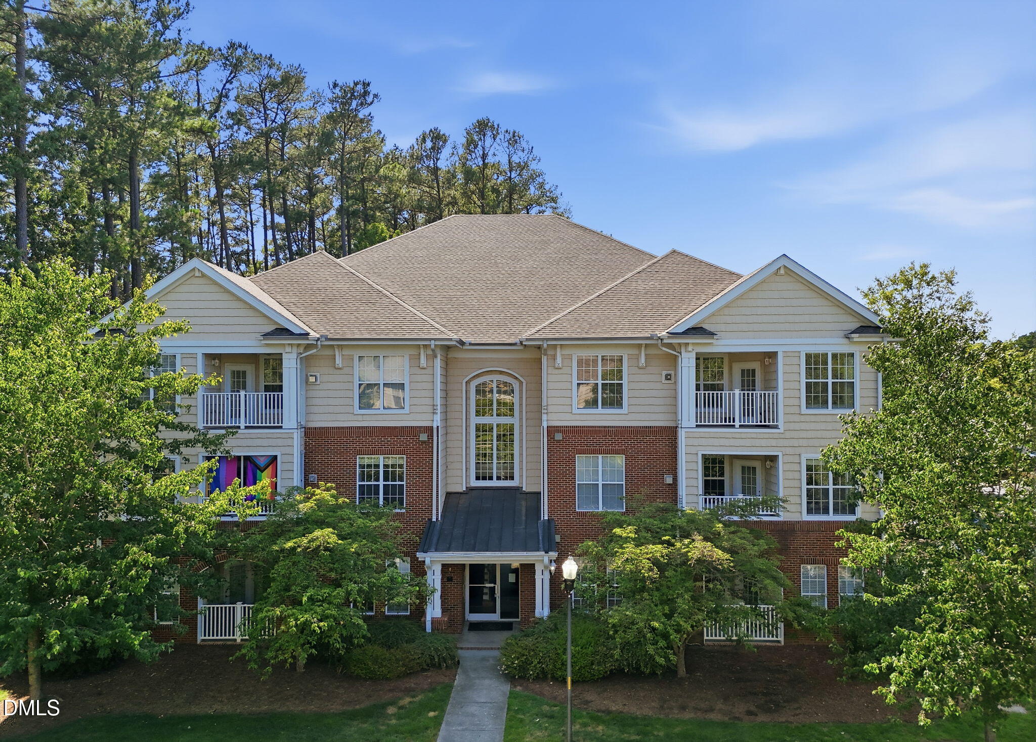 512 Ives Court