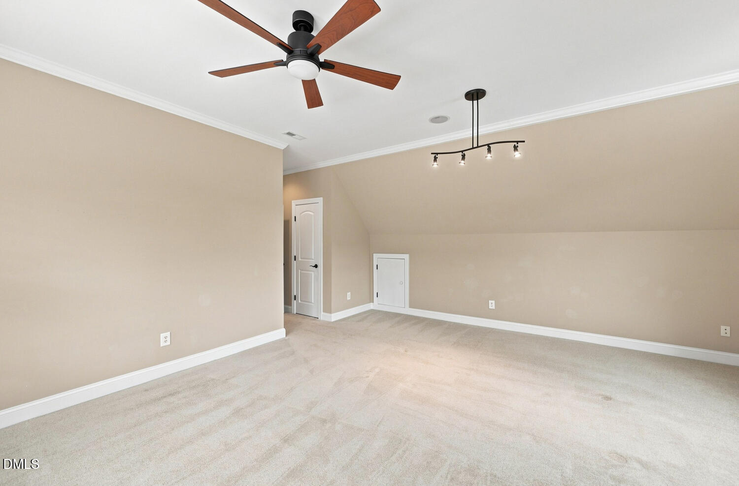 702 Cambridge Hall Loop Property Photo 52