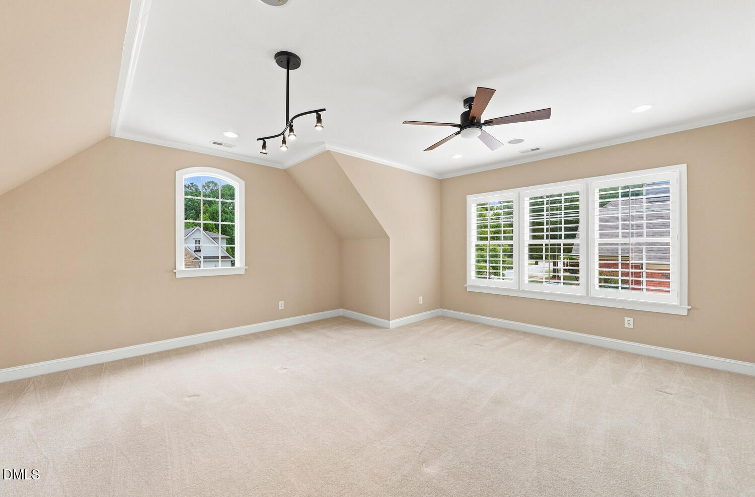 702 Cambridge Hall Loop Property Photo 53