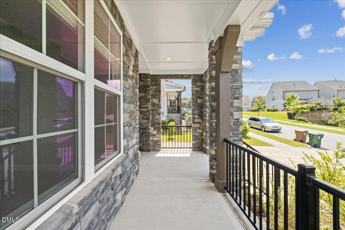 332 White Iris Lp Property Photo 3