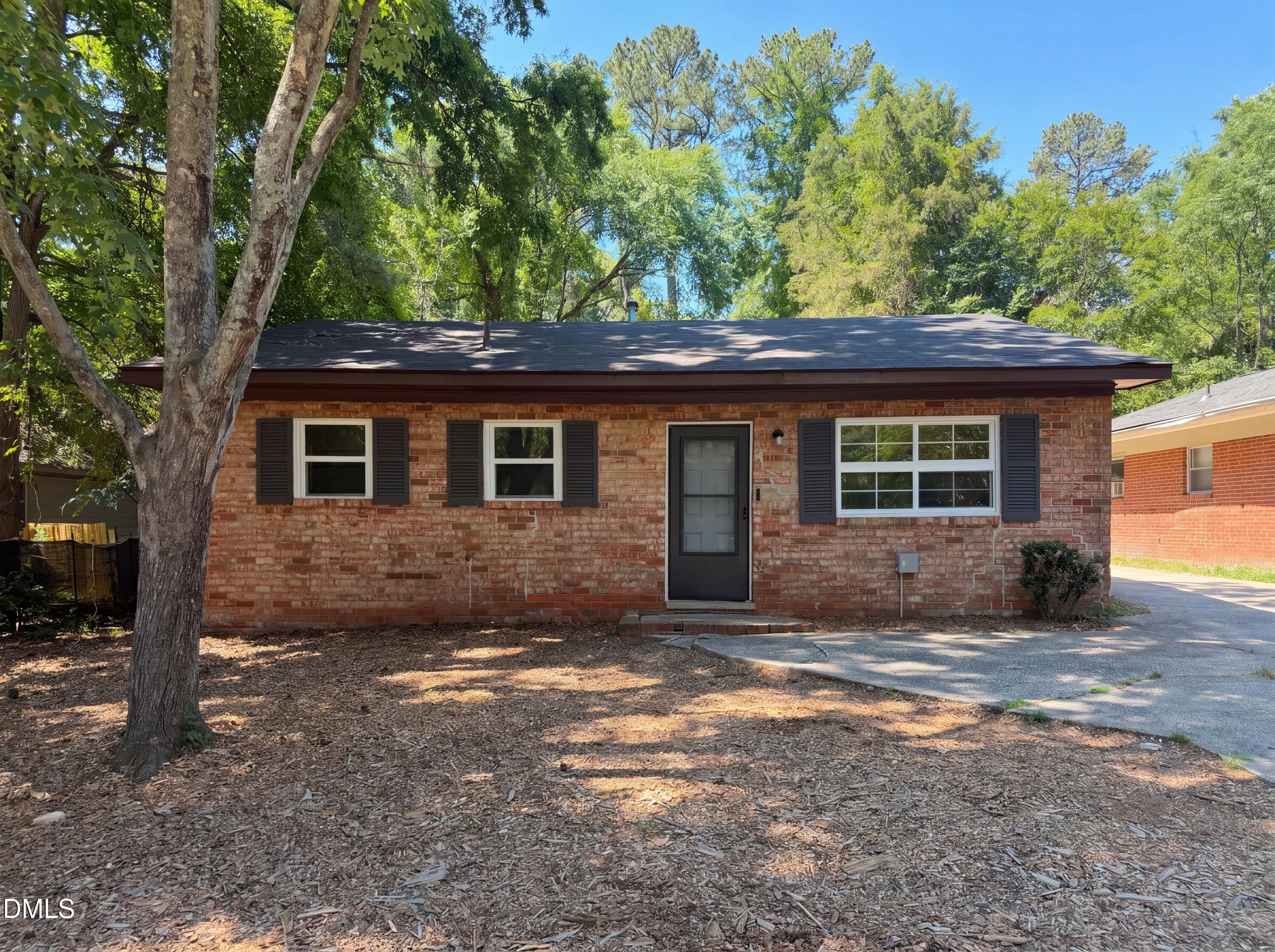 131 W Cornwallis Road Property Photo 1
