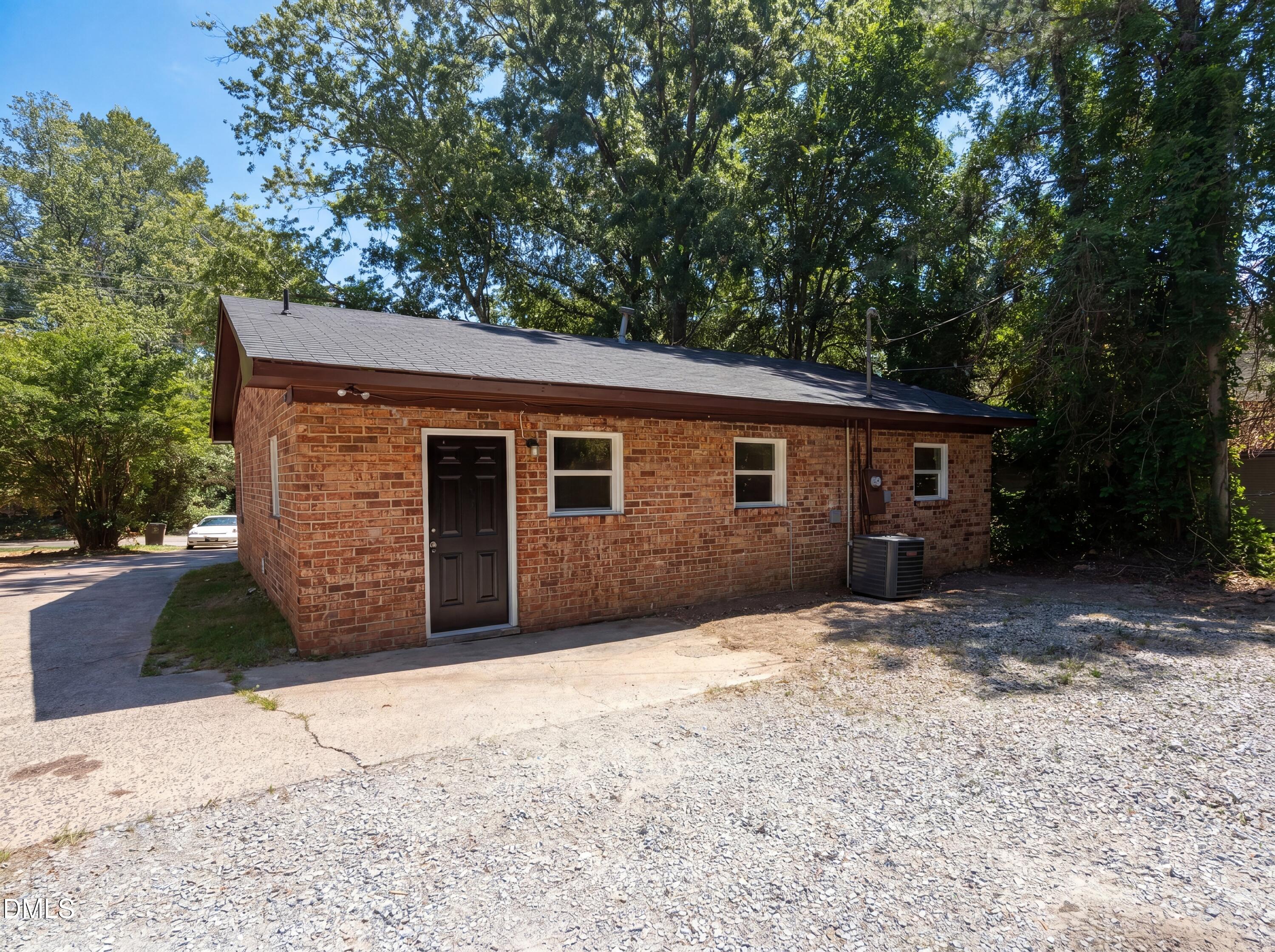 131 W Cornwallis Road Property Photo 16