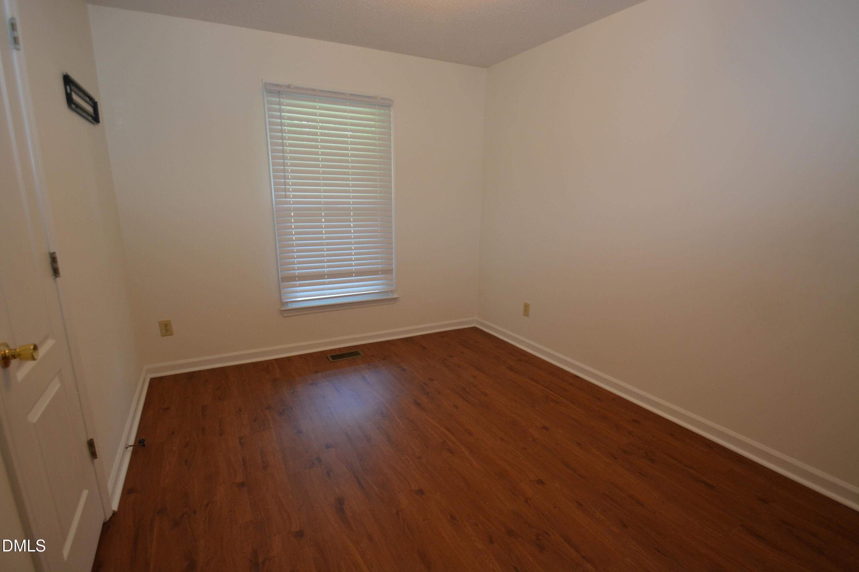 1352 Little Devine Road Property Photo 6