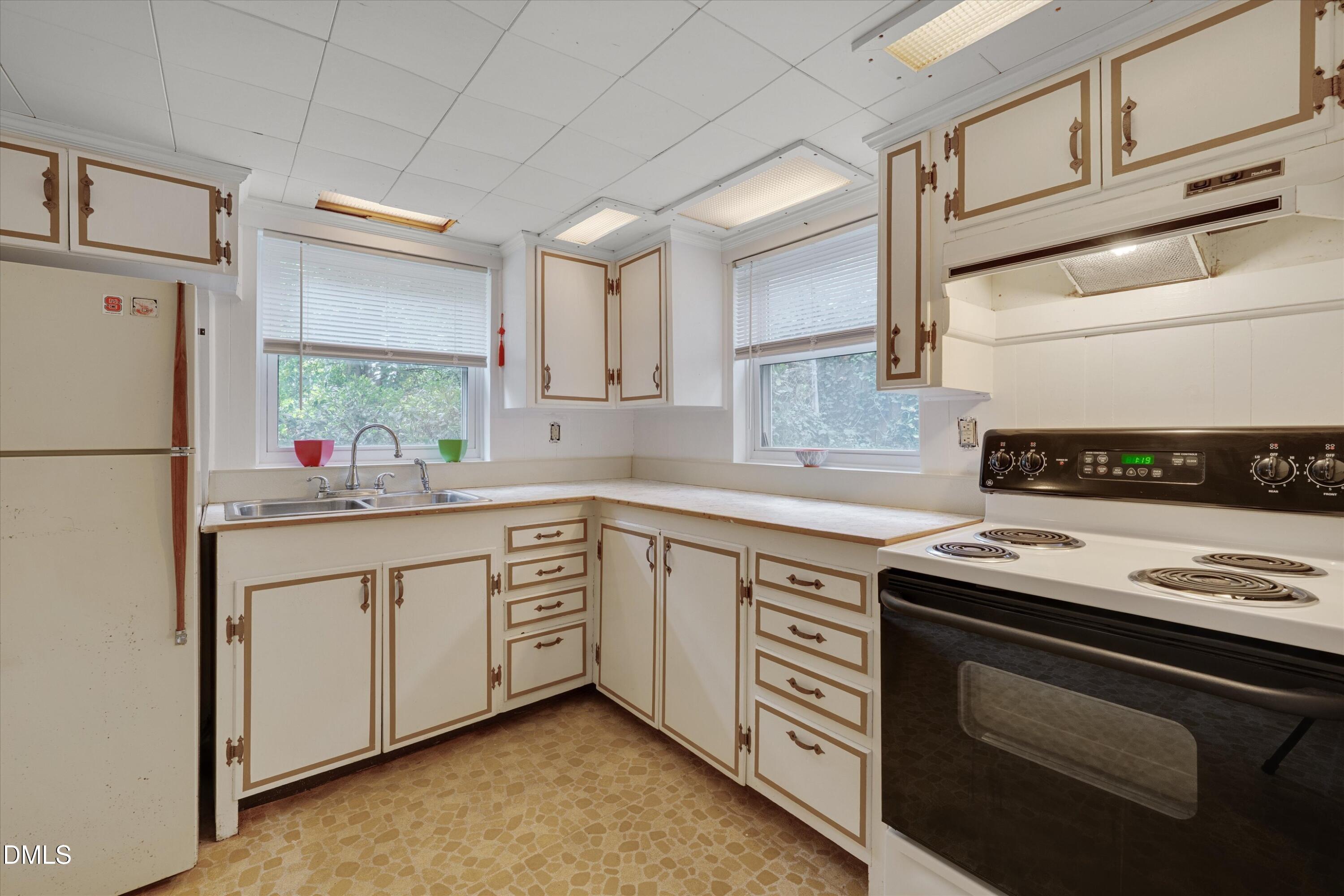 5701 Waycross Street Property Photo 13