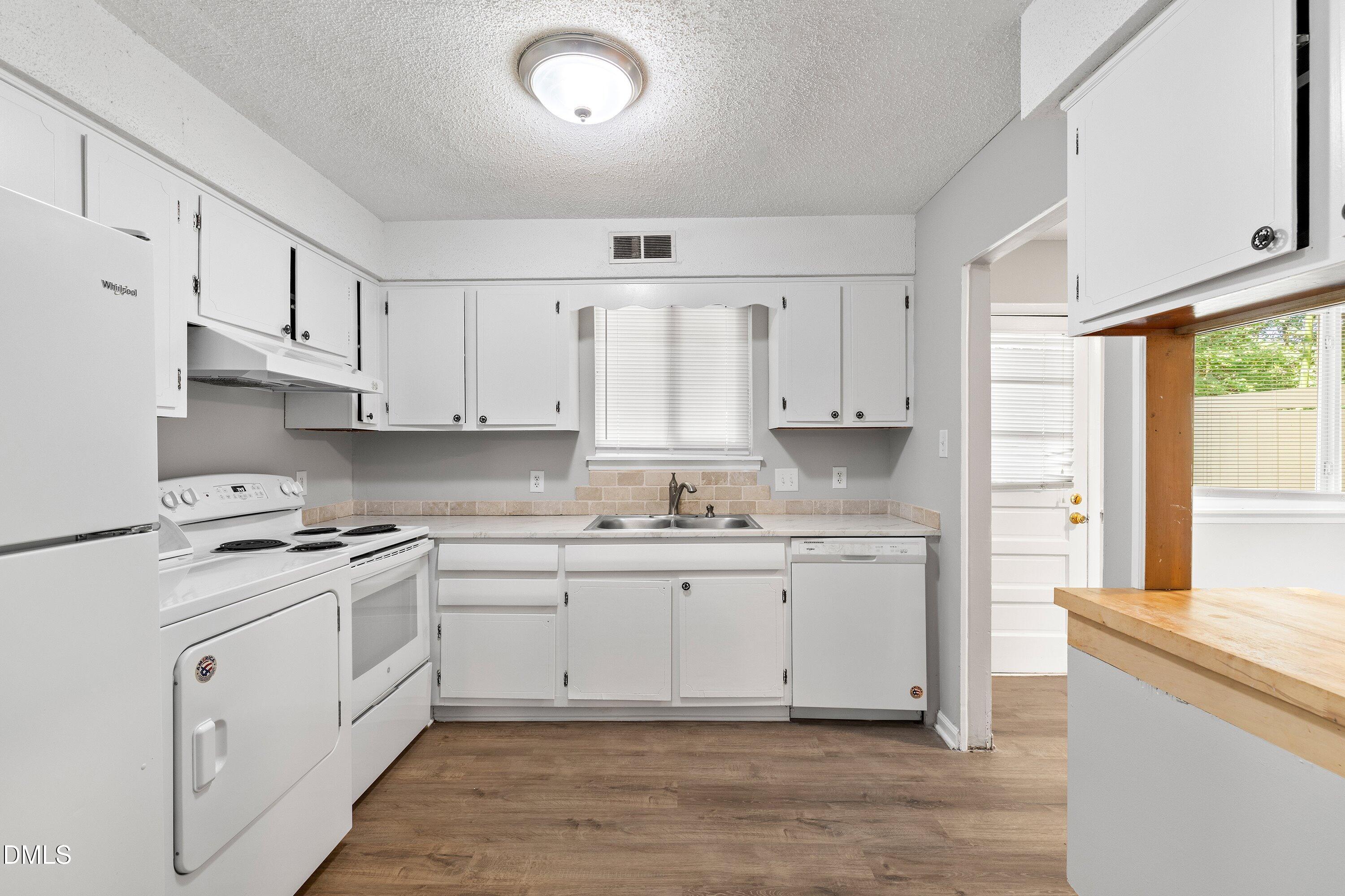 2387 Champion Court Property Photo 14