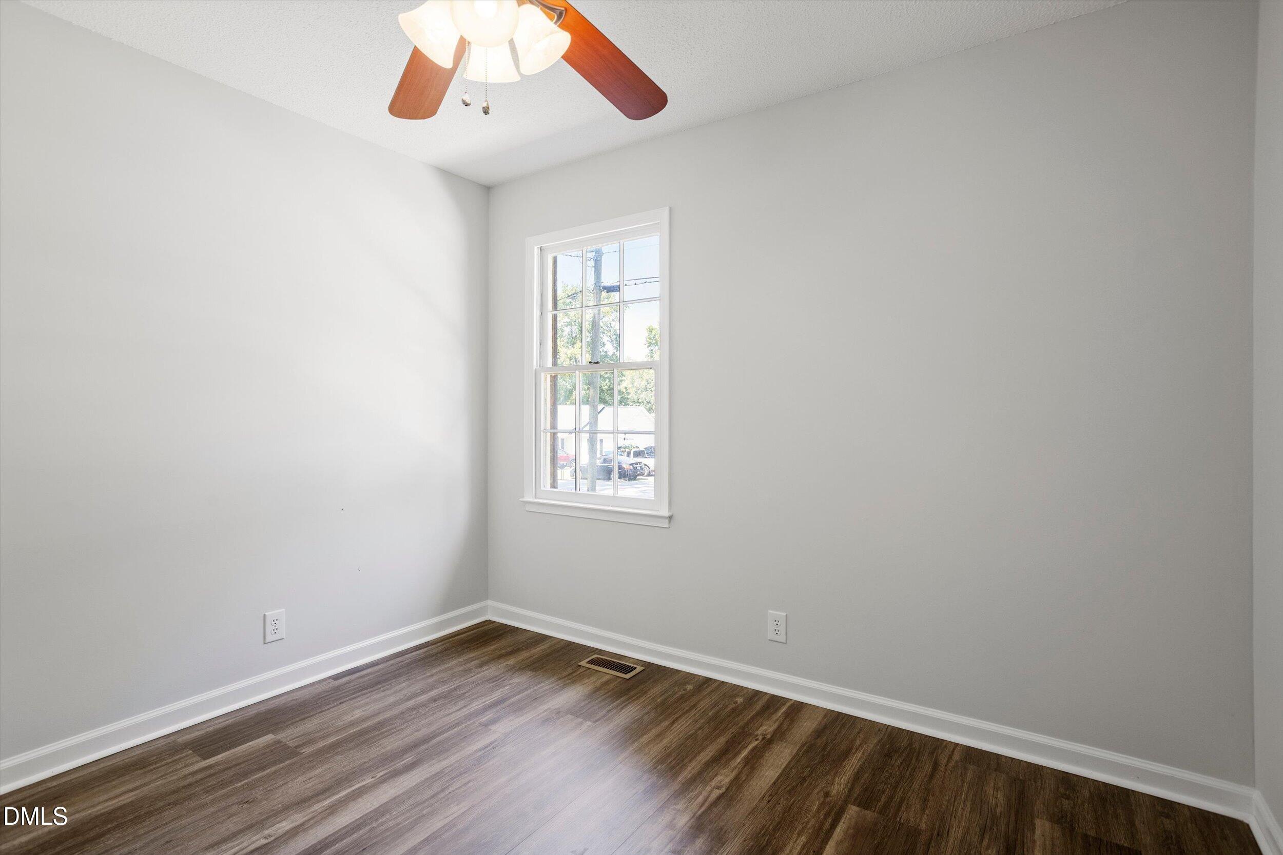 40 Lester Street Property Photo 22