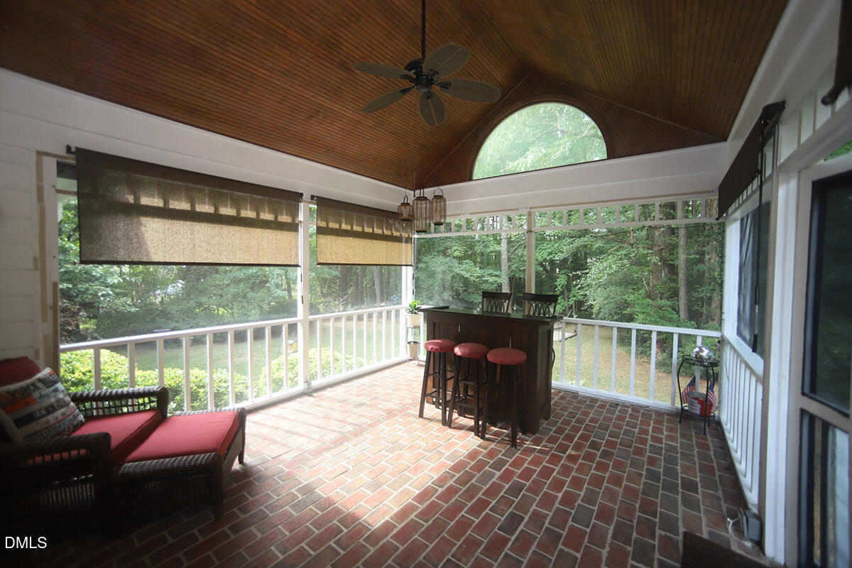 4033 Saint Edmunds Lane Property Photo 5