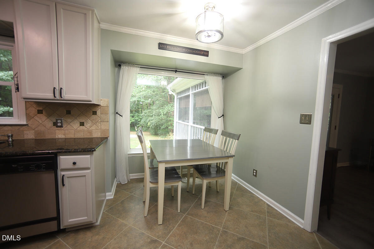 4033 Saint Edmunds Lane Property Photo 7
