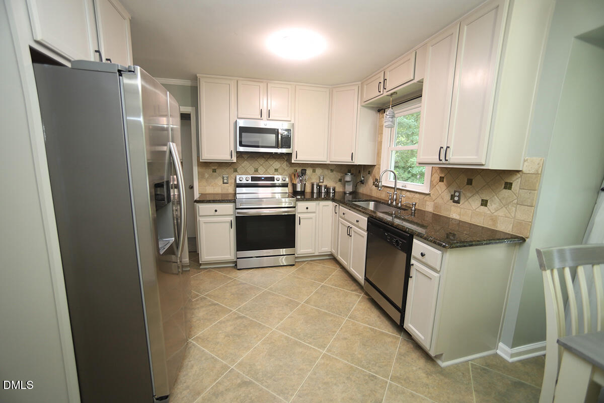 4033 Saint Edmunds Lane Property Photo 8