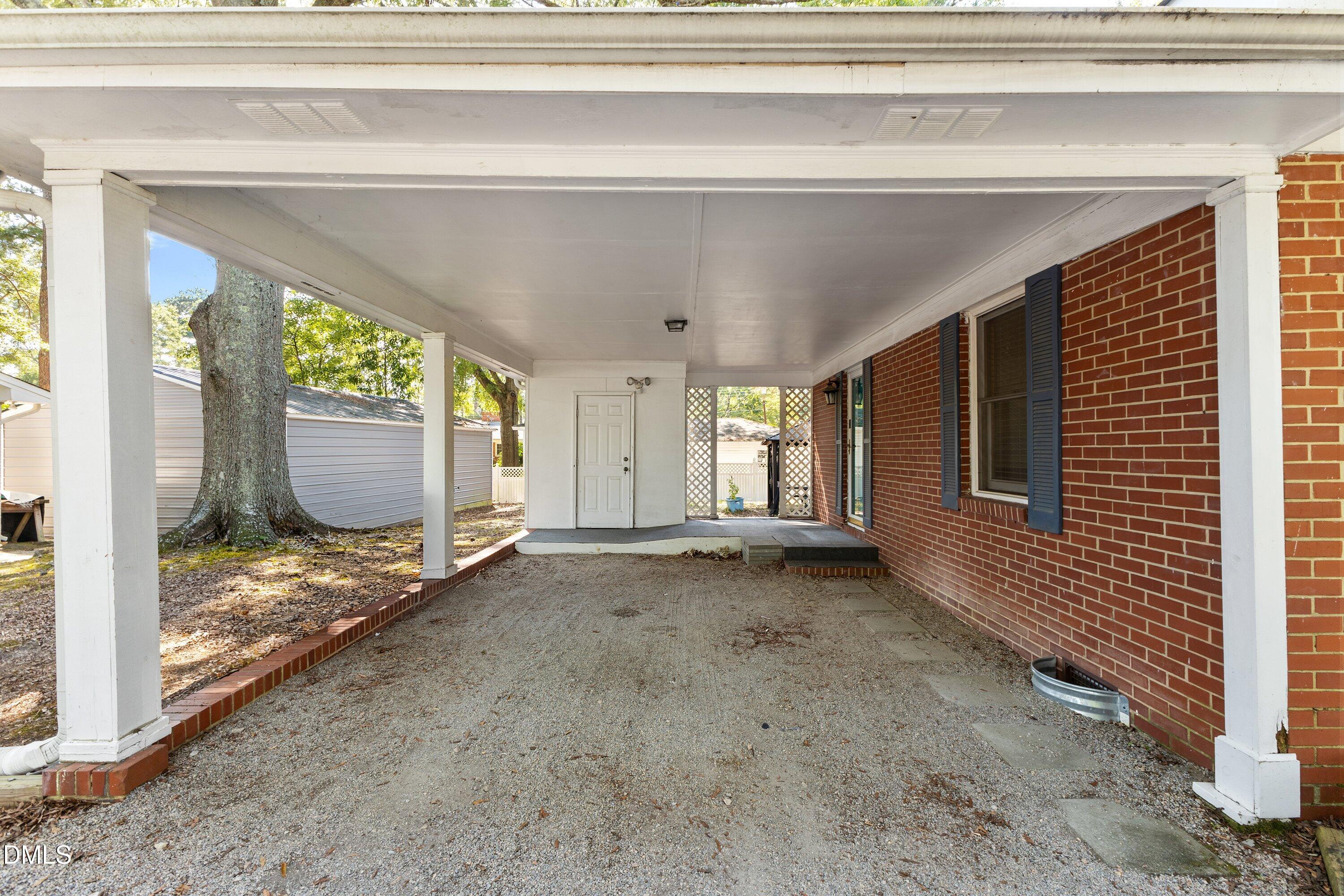 220 Lakewood Drive Property Photo 5