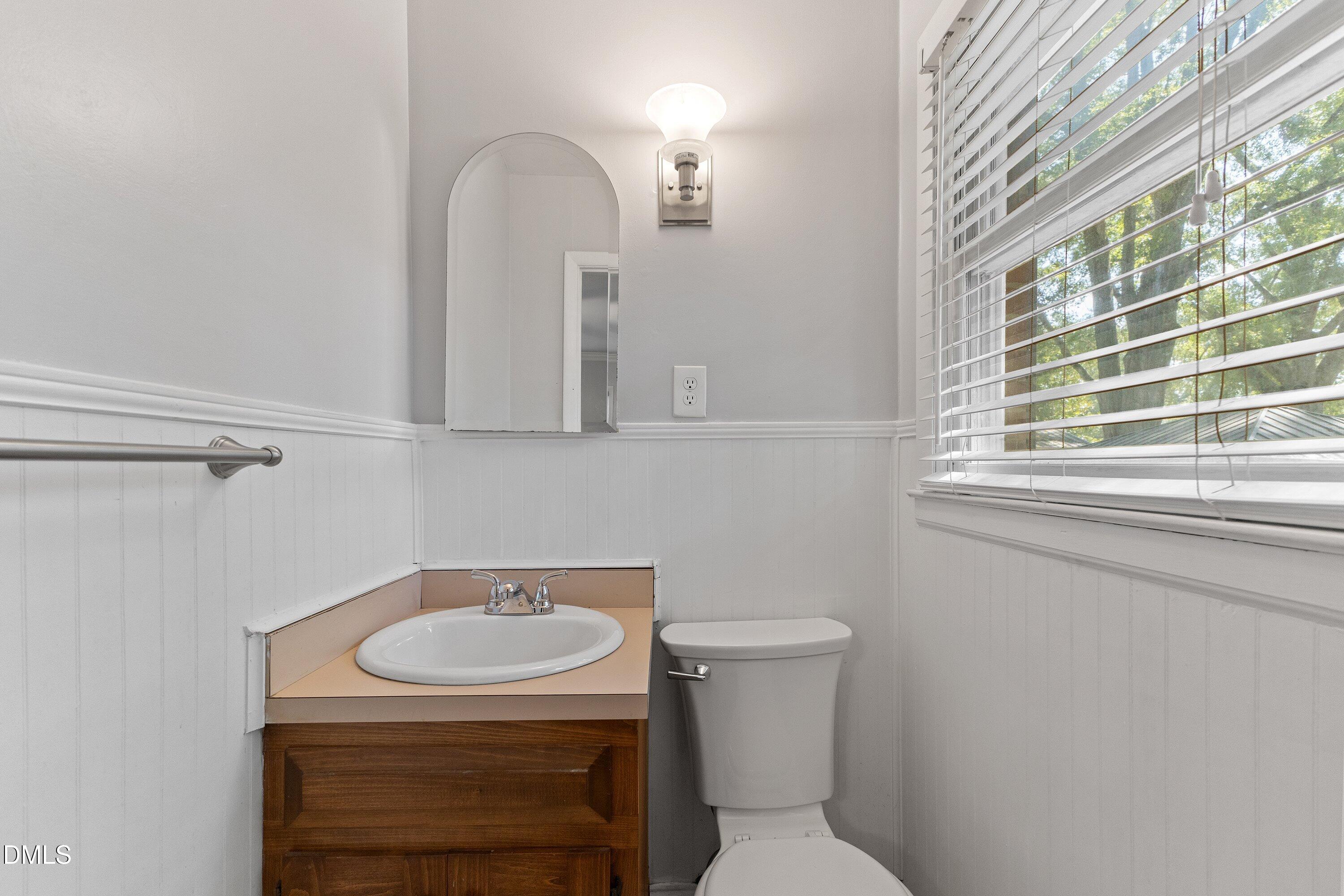 220 Lakewood Drive Property Photo 10