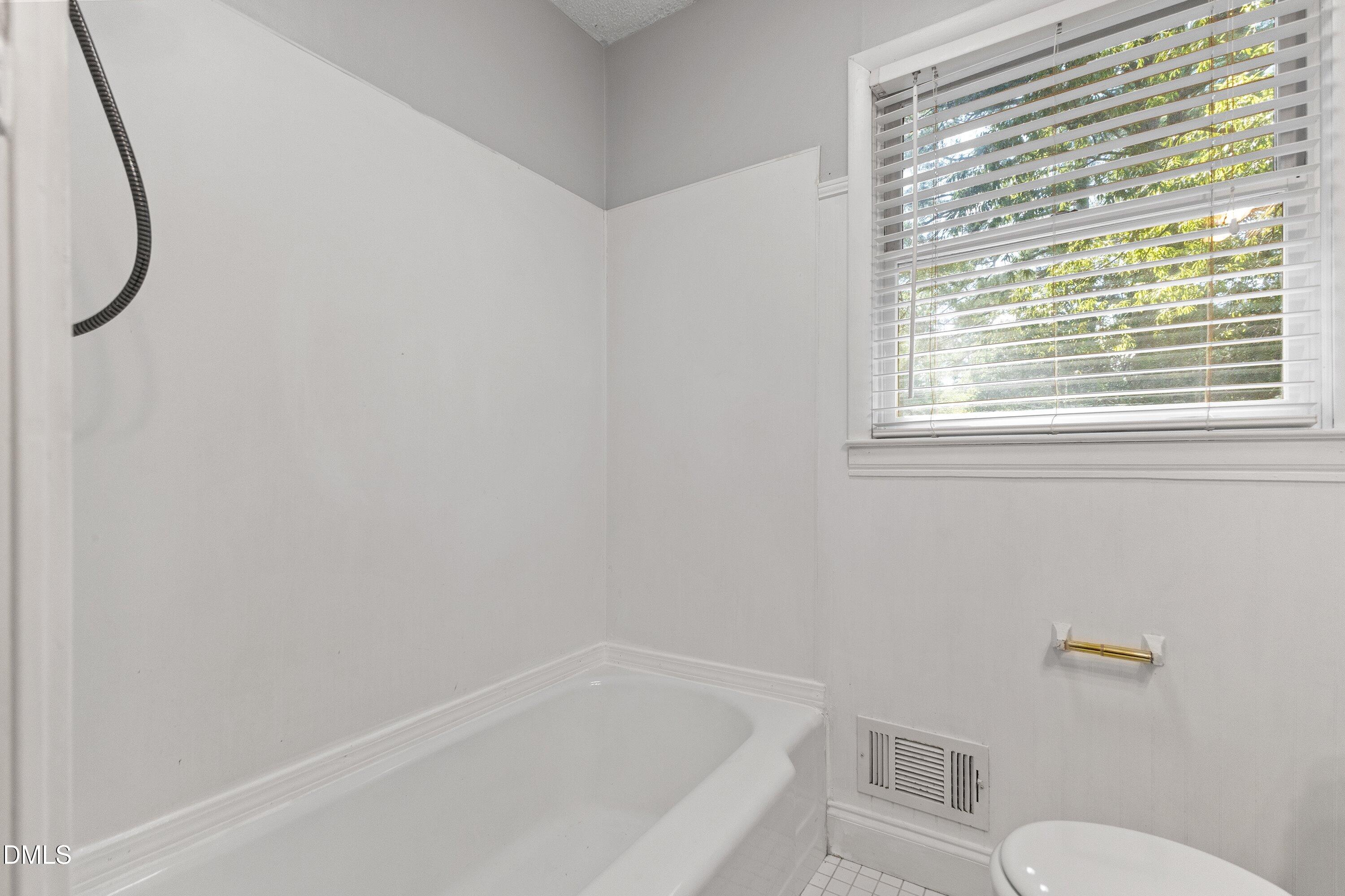 220 Lakewood Drive Property Photo 13