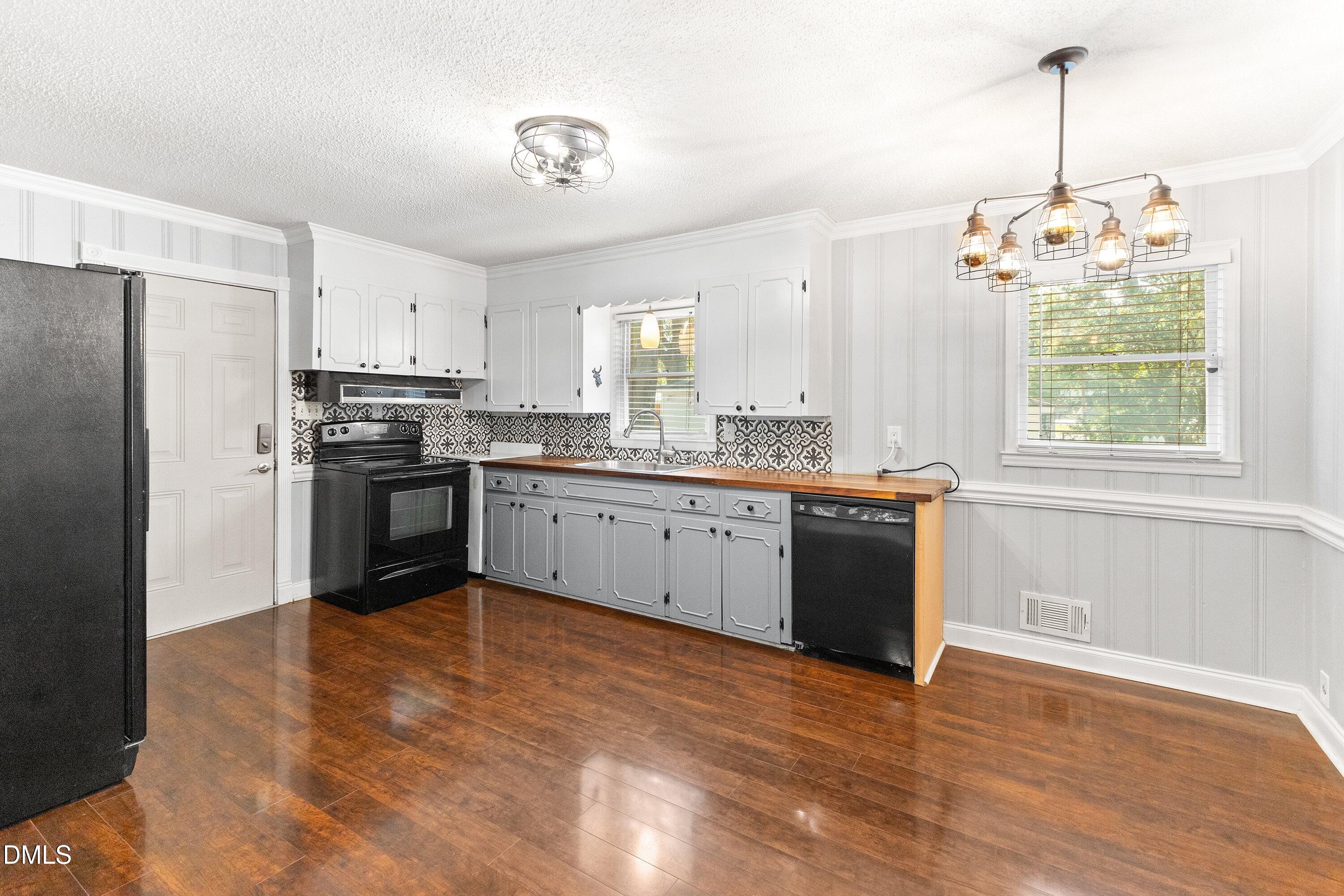 220 Lakewood Drive Property Photo 18