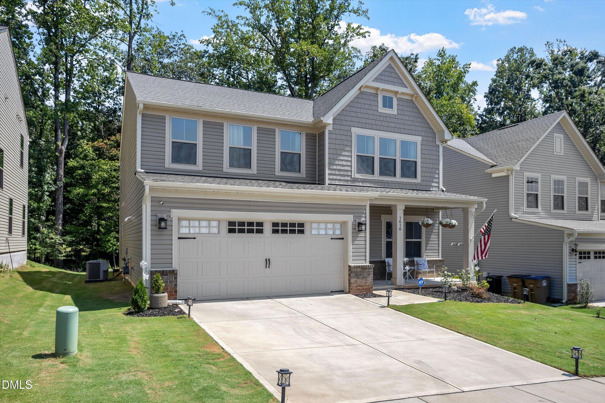 1616 Crimson Leaf Lane Property Photo 3